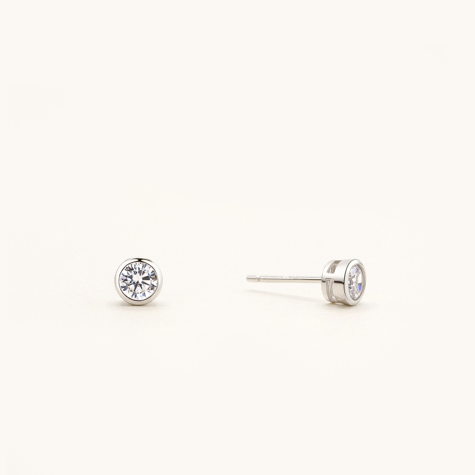 LAVISHE 925 Sterling Silver Timeless Cubic Zirconia Bezel Stud Earrings