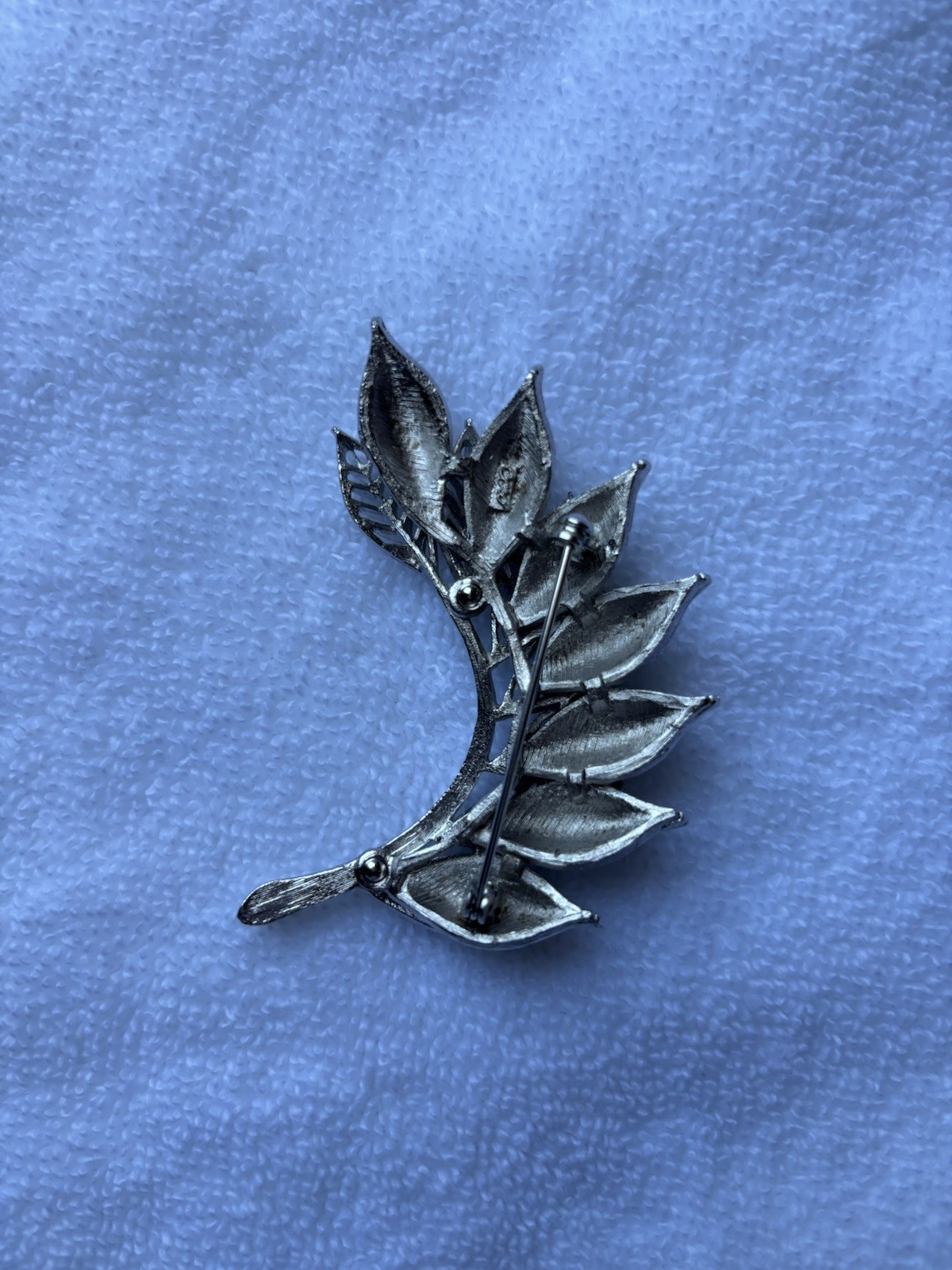 Silver Tone Metal Leaf Spray Brooch Pin, Leaf Shape, No Main or Secondary Stone