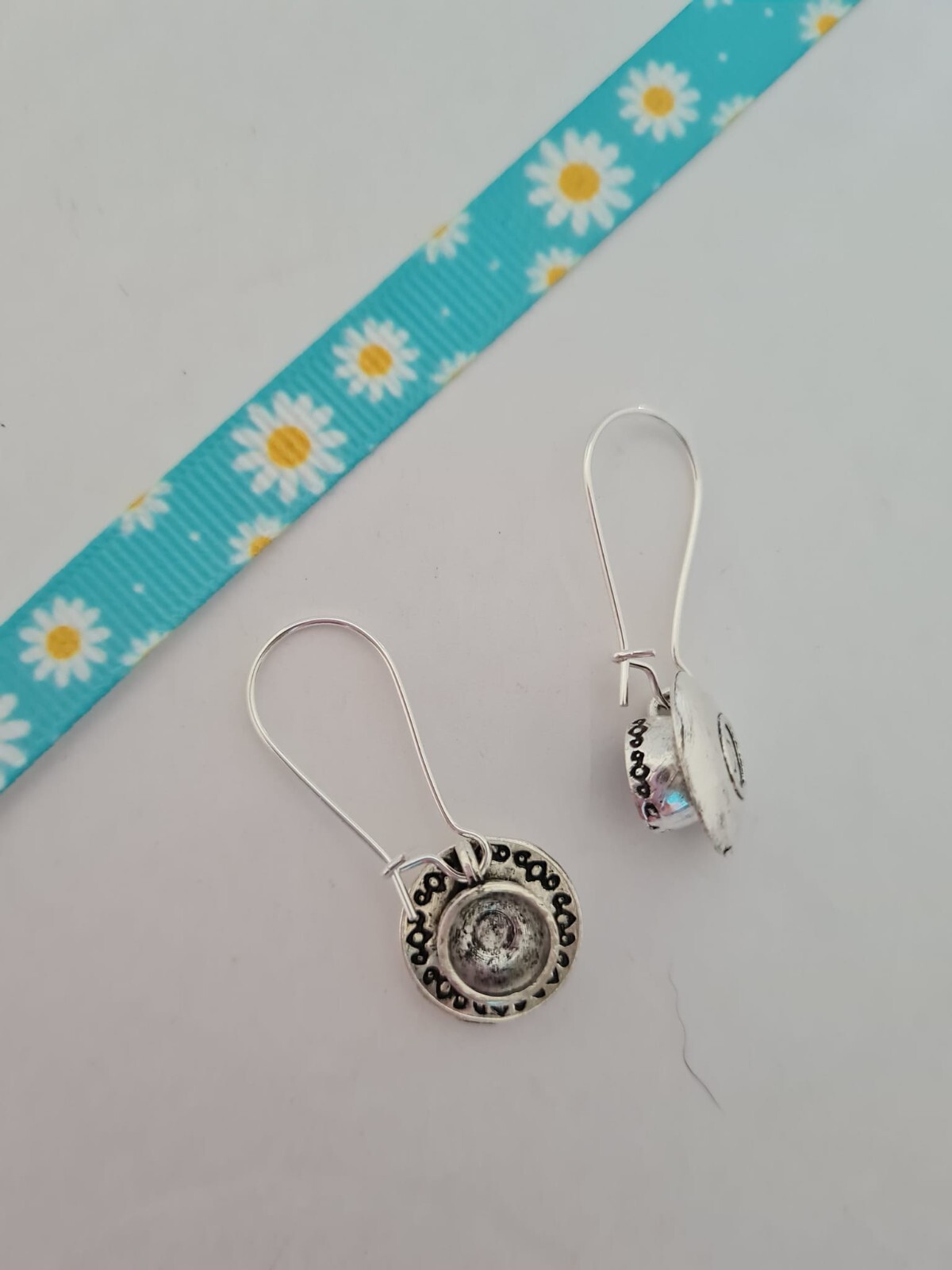 Silver tea / coffee cup and saucer charm dangle earrings