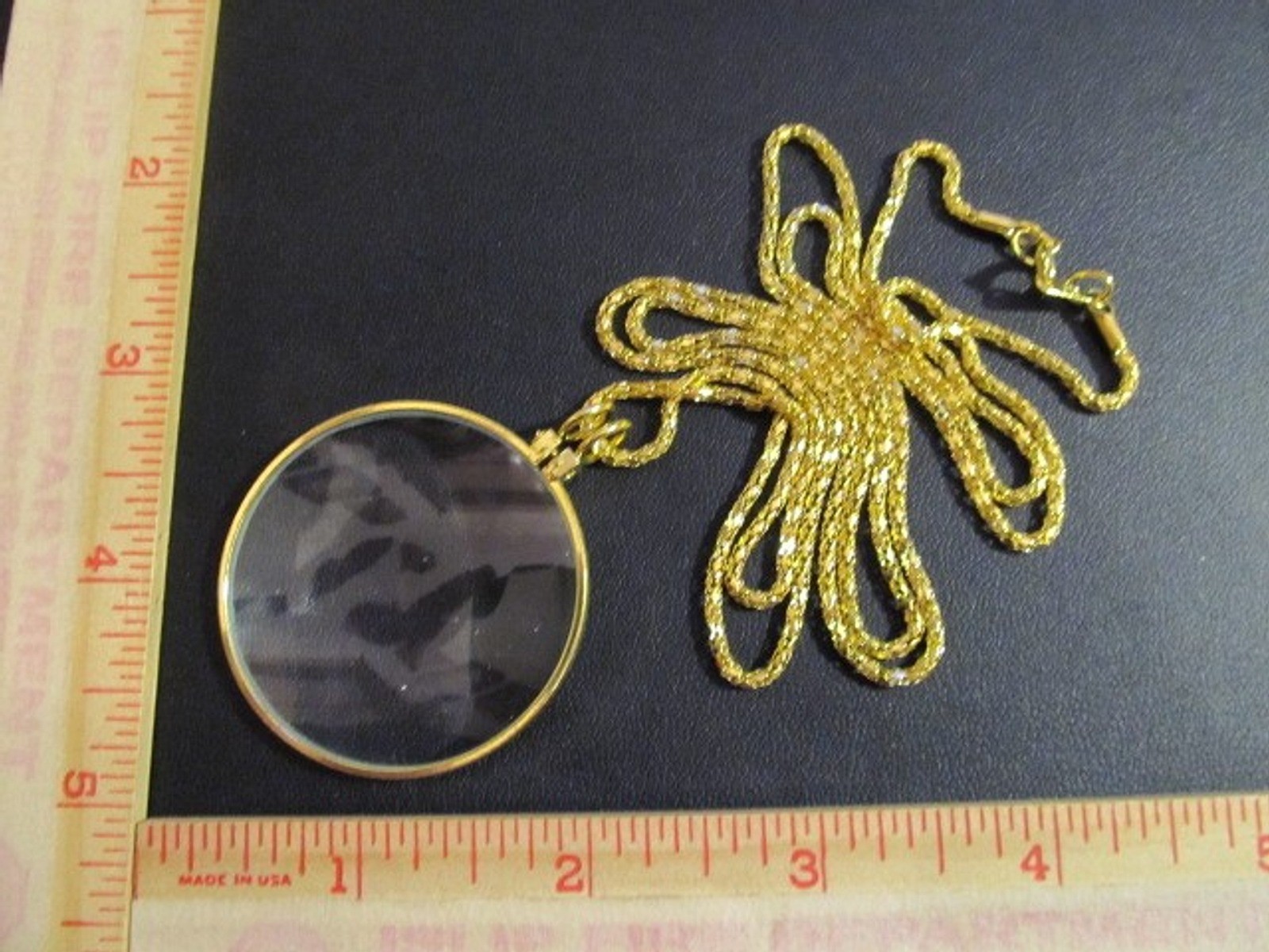 Gold Tone Magnifying Glass 5X Loupe Pendant Fashion Necklace
