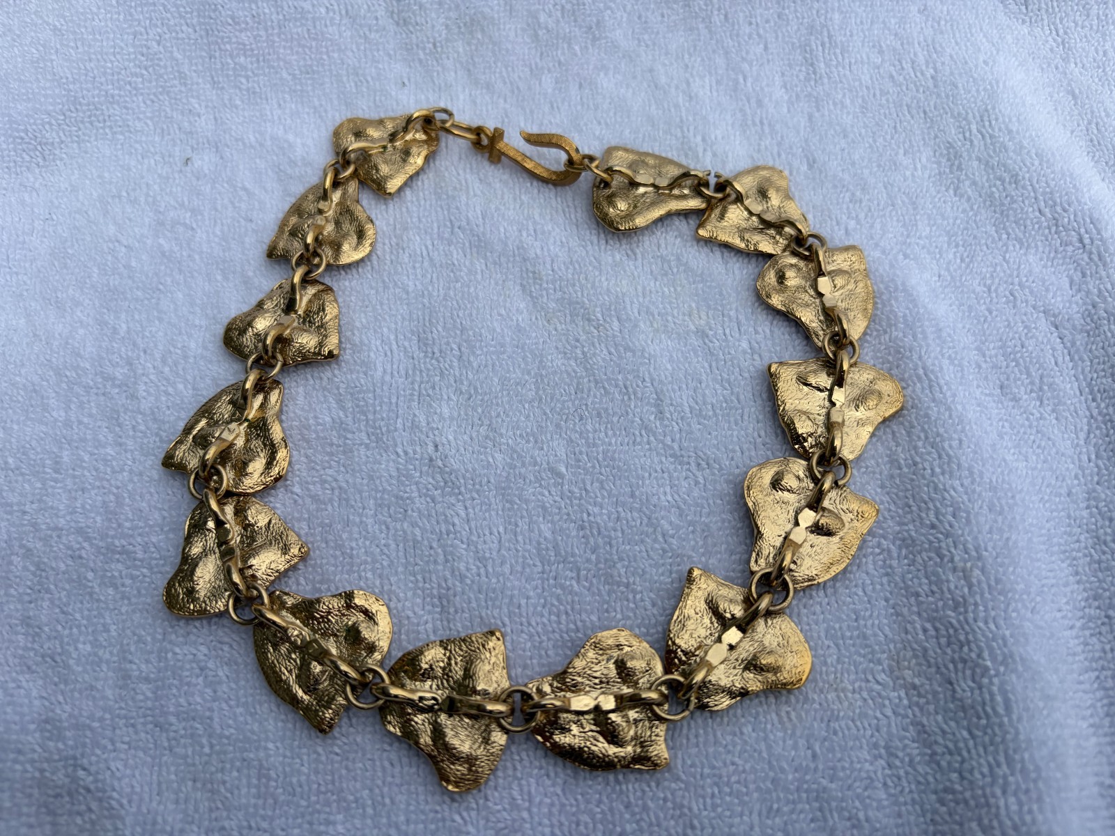 Yves Saint Laurent Necklace Heart Shaped Adorned Crystals 14″ Vintage