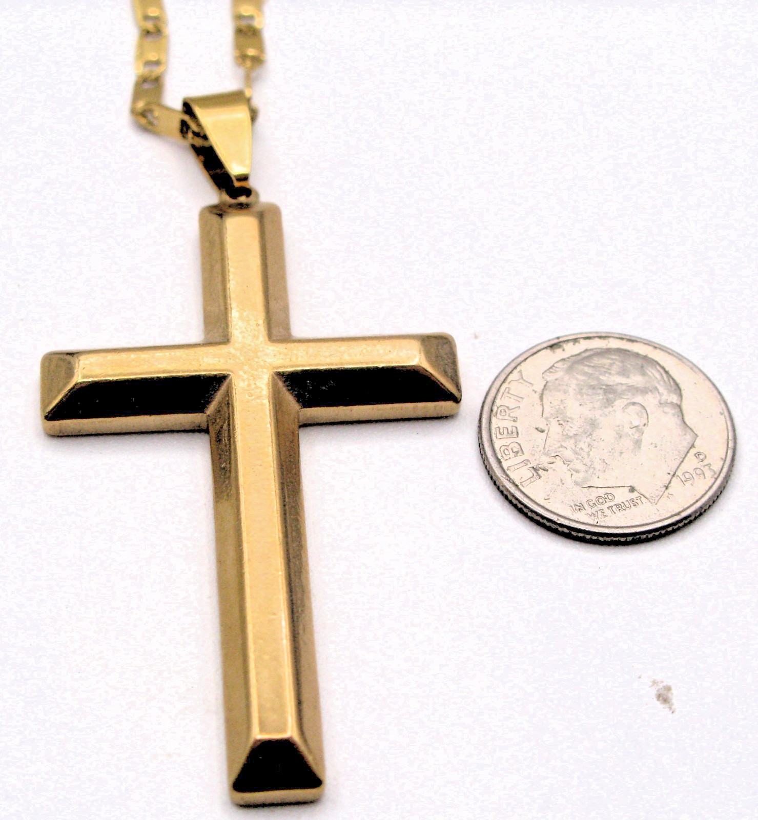 Gold Tone Cross Pendant Necklace with Geometric Link Chain – Unisex 30g- 22 inch