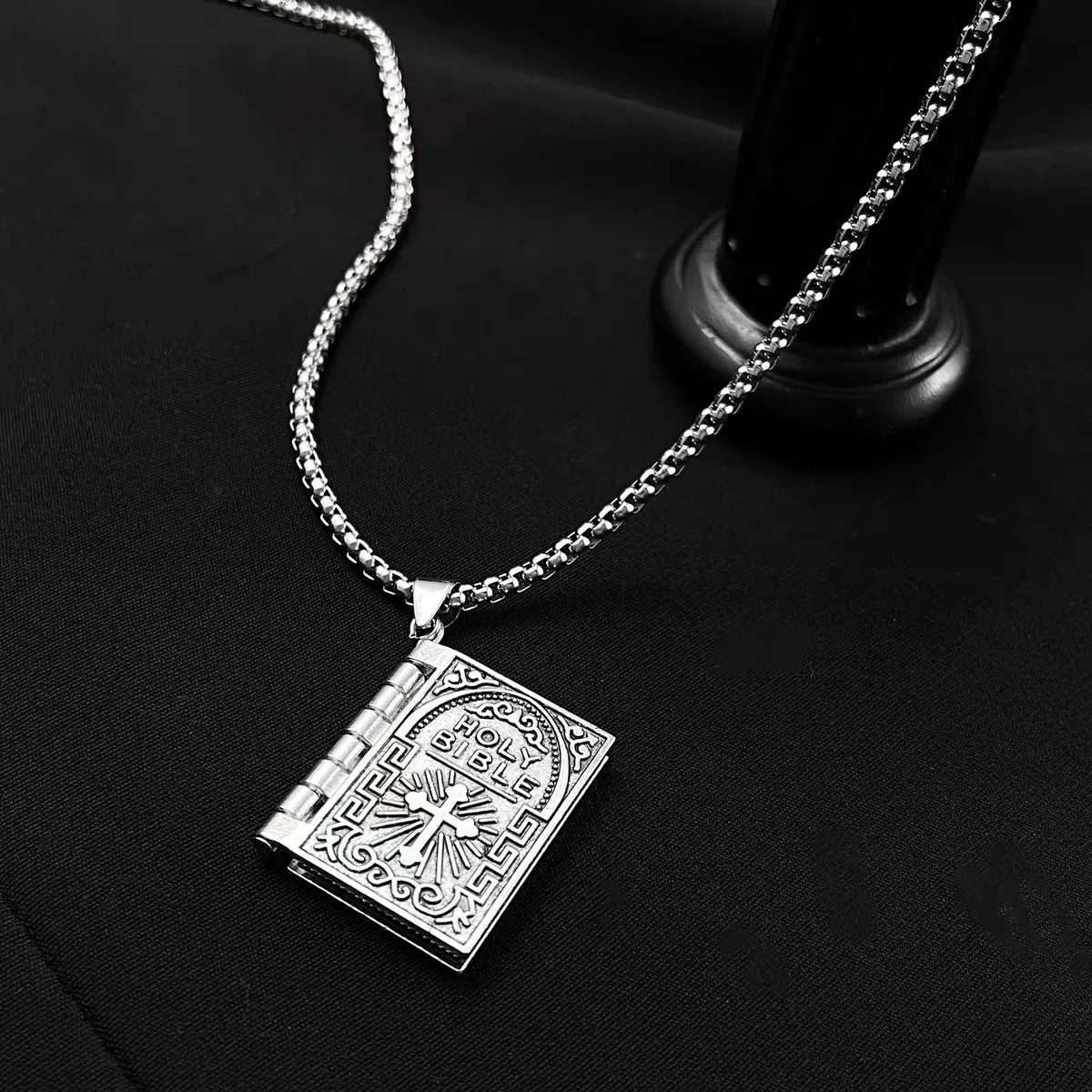 Gothic Style Religious Bible Men’s Necklace Alloy Steel Vintage Flipped Bible