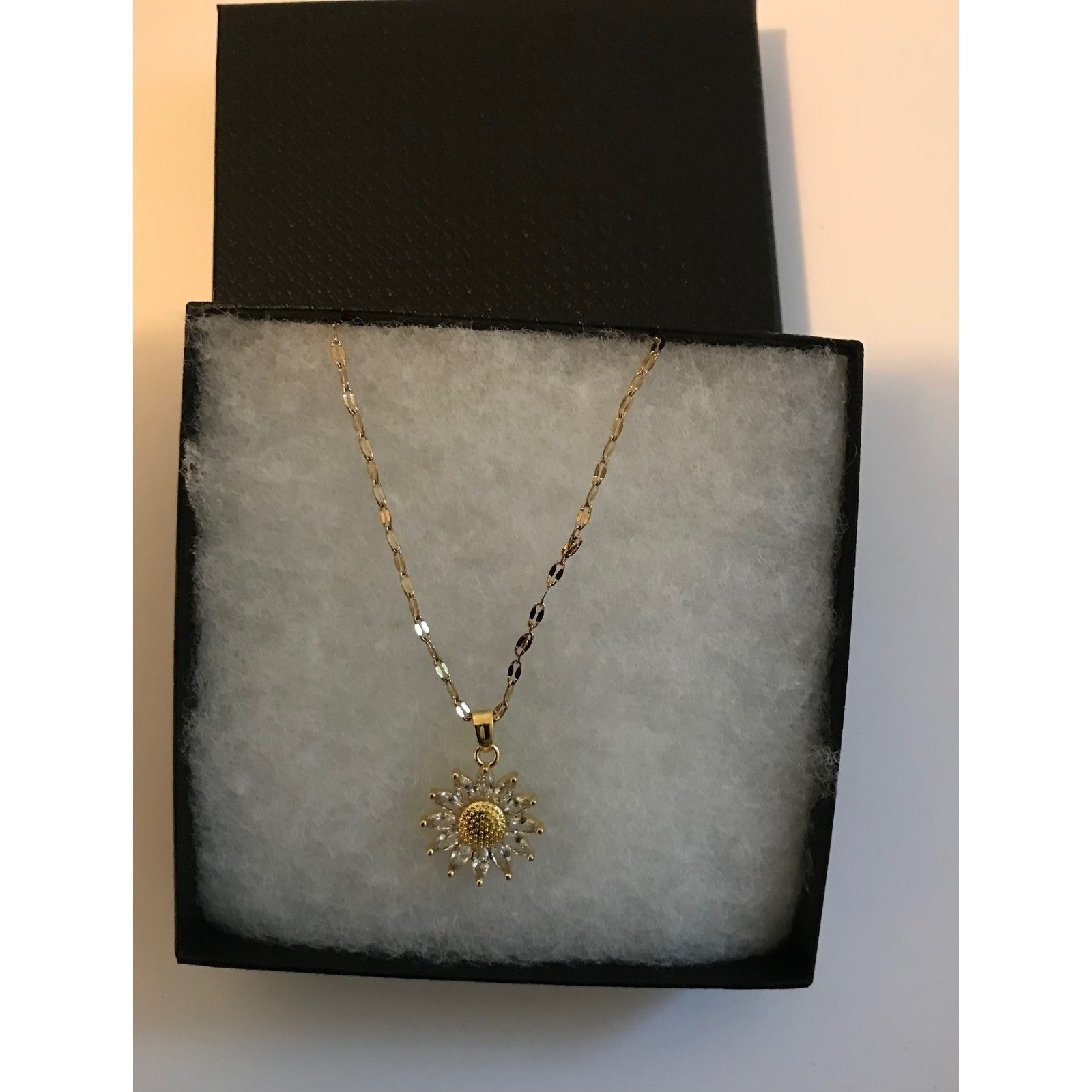 Stunning Sunflower Pendant Necklace 18K Gold Plated