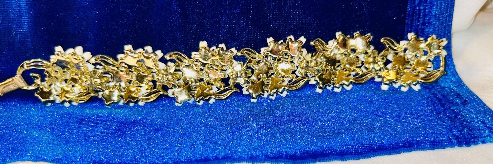 Signed Lisner White Bouquet Jewelry Set • 1957 Floral Rhinestone Necklace Bracel