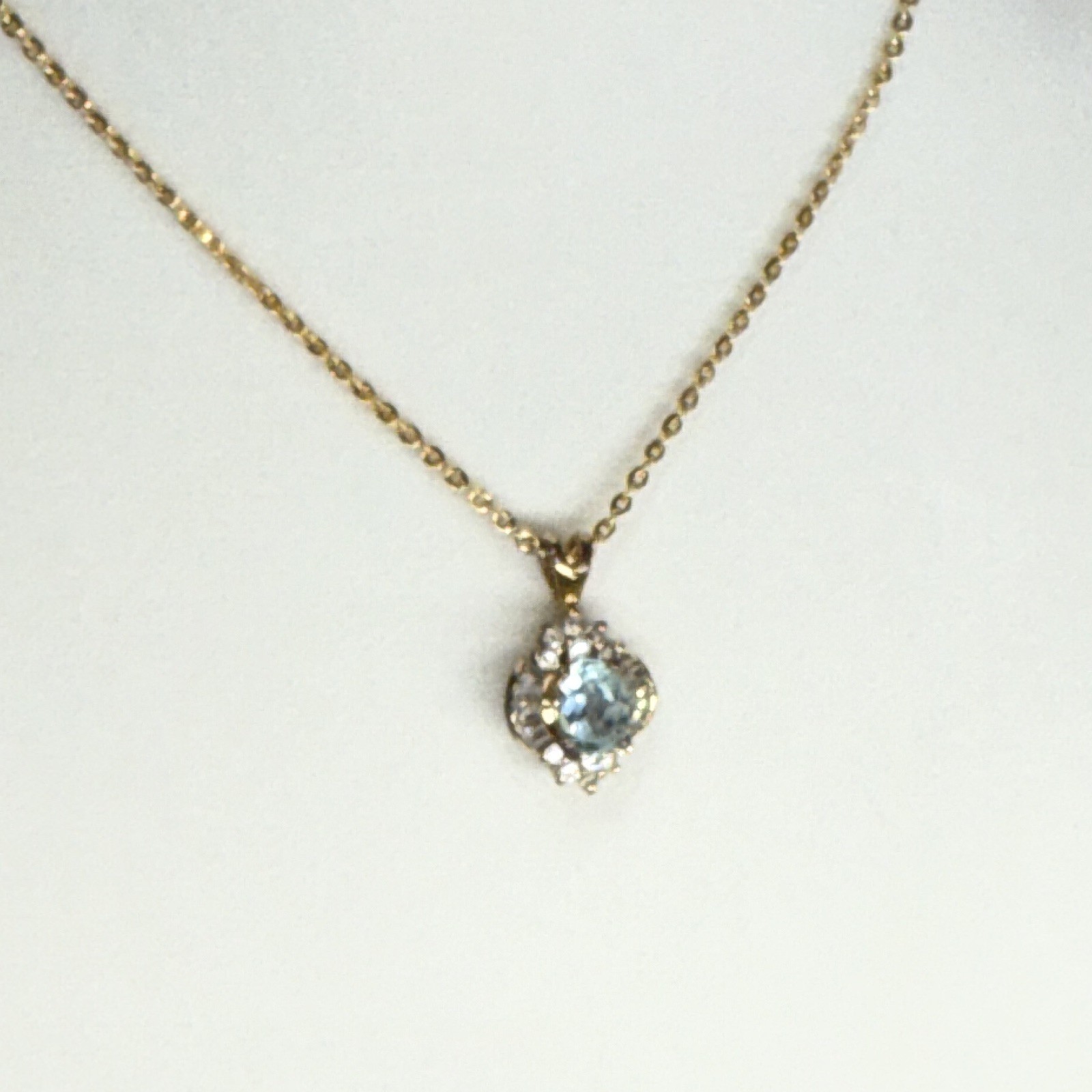 Gold Tone Metal Chain Necklace Oval Blue Stone Charm Pendant