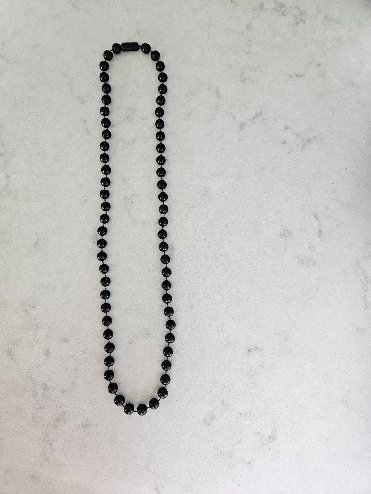 BRAND NEW 24″ LONG BLACK PLASTIC BEAD NECKLACE