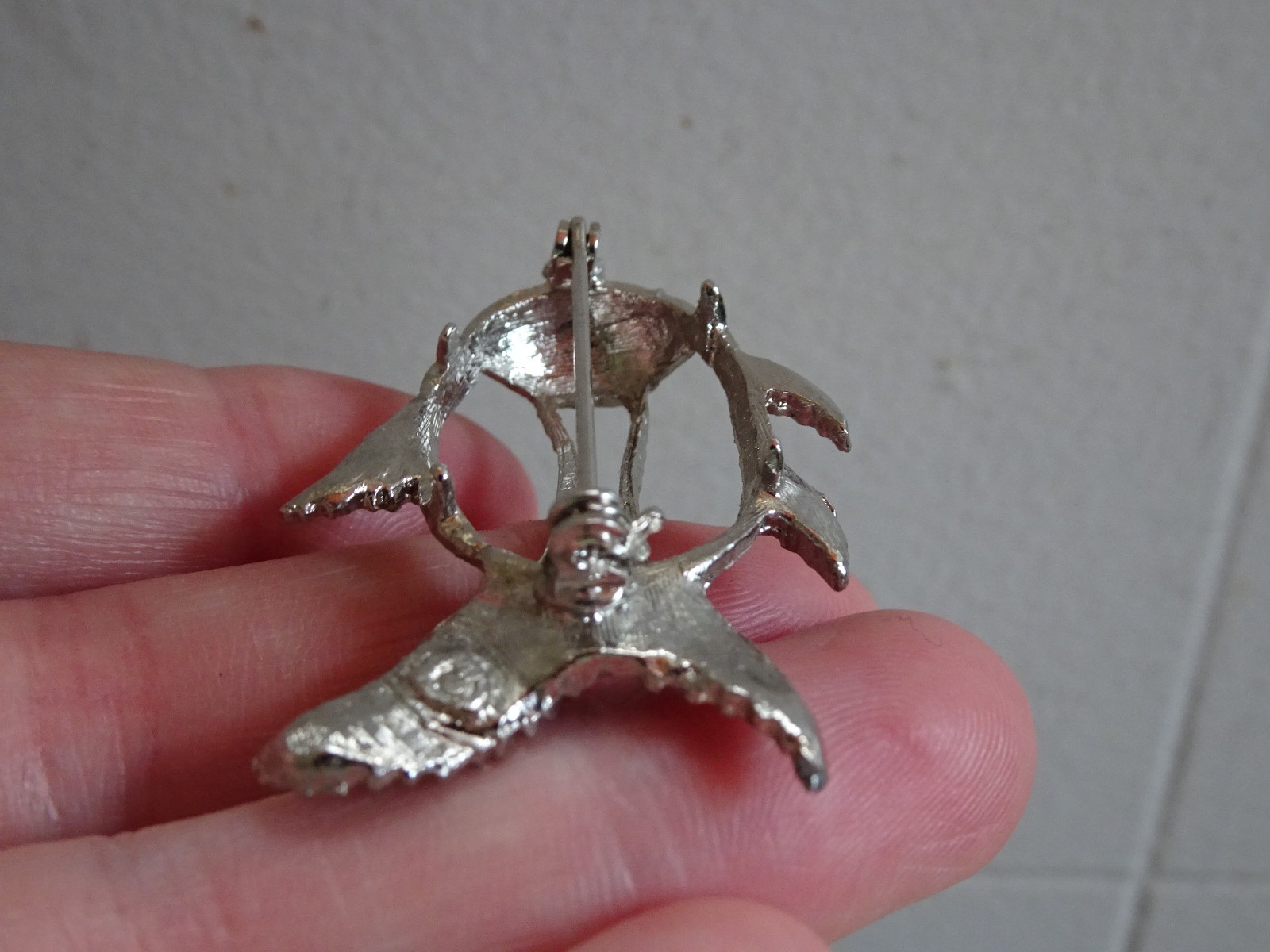 Fat Fish Rhodium Silver Plated Brooch 18x25mm Pronged Mount (pkg 12) 0166