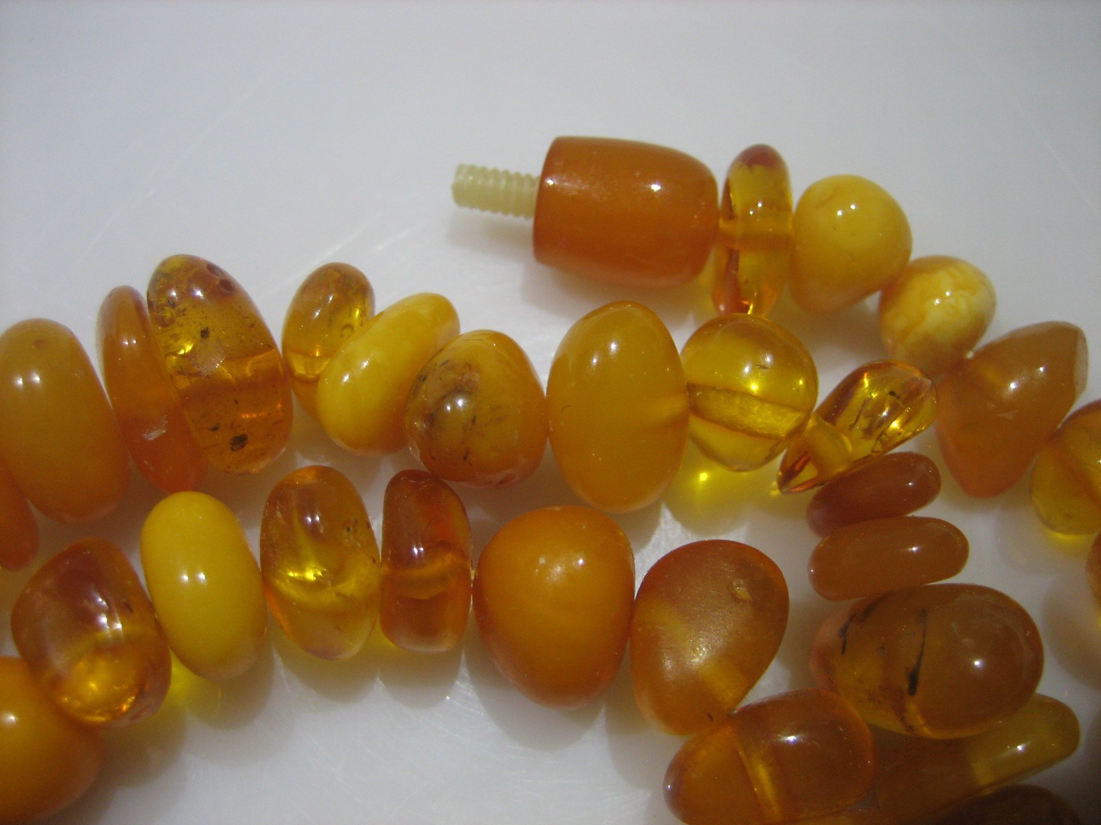 Vintage 21″ Baltic Honey & Butterscotch Amber Necklace with Amber Screw Clasp