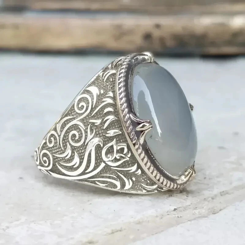 Mens Moon Stone Ring, Size 9. FREE SHIPPNG IN THE USA!