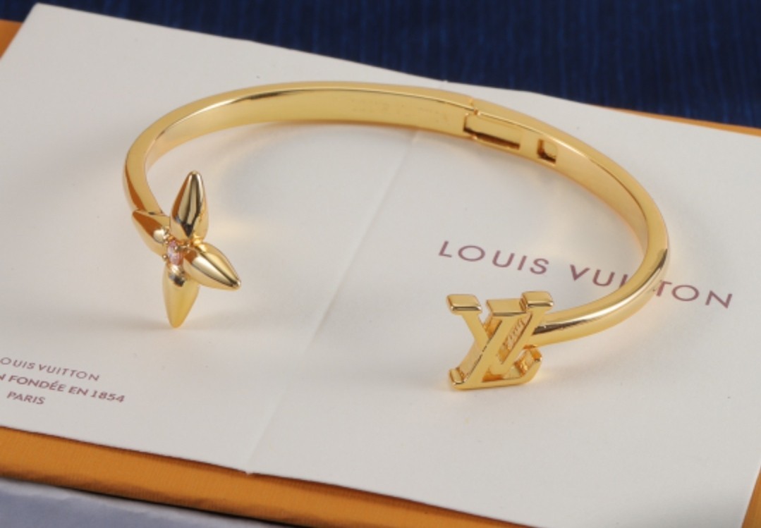 LOUIS VUITTON Bracelet Monogram Colorful Beautifull It Is Just Gorgeous