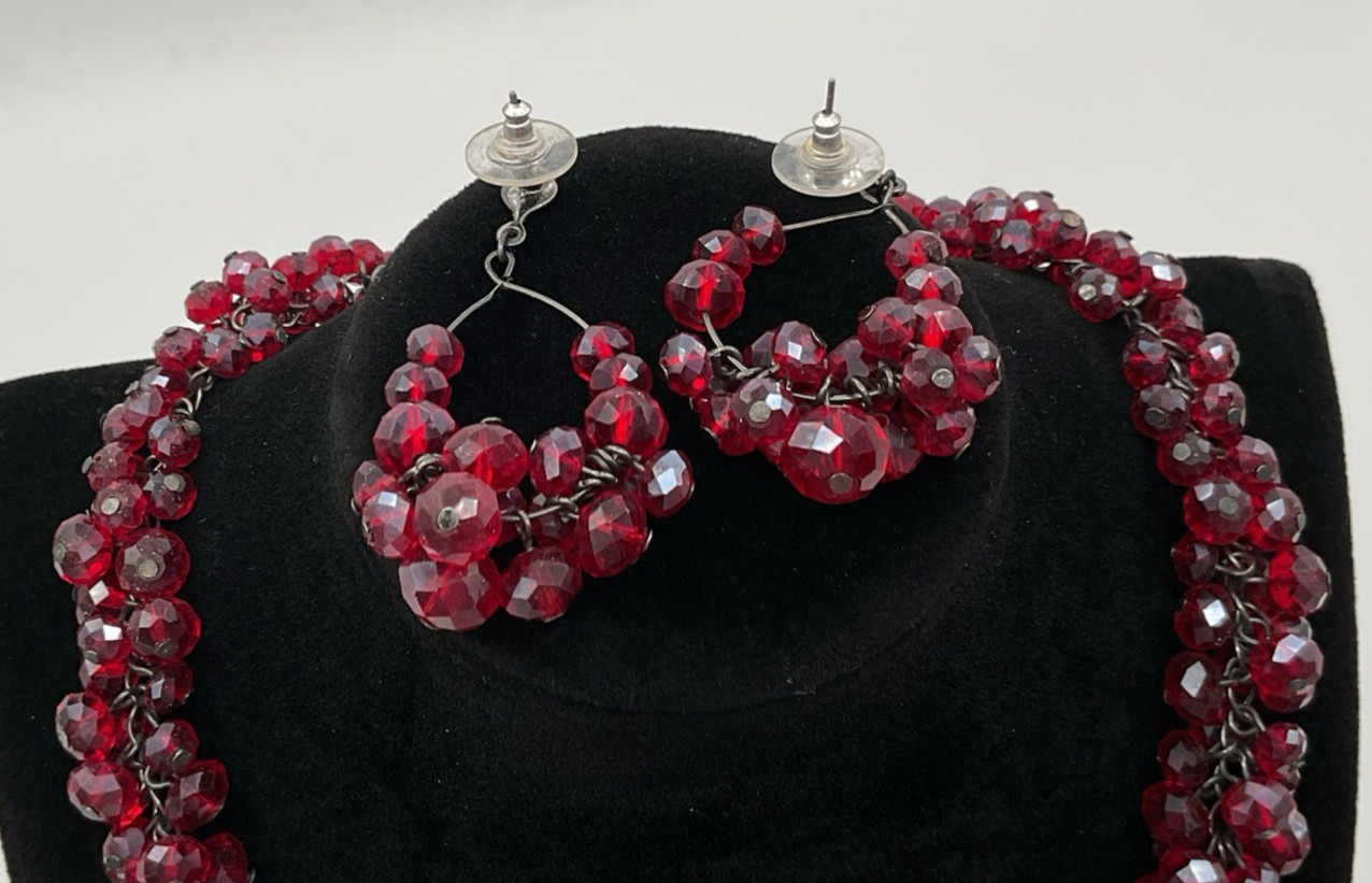 White House Black Market Cherry Red Crystal Beaded Necklace 20″ And Earrings