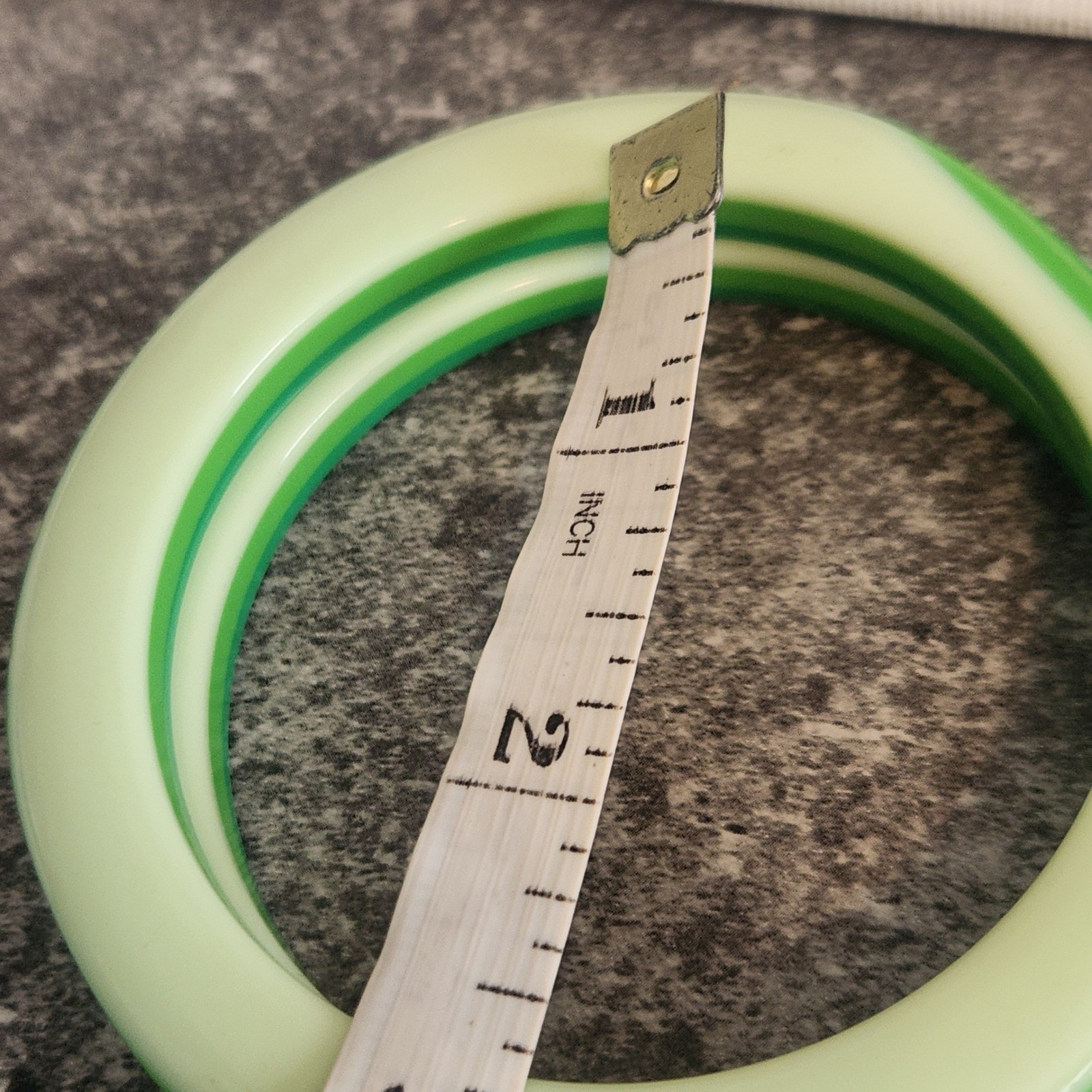 Green Resin acrylic Bangle Bracelet Set 4pc Round Wavy Scalloped Stackable Retro