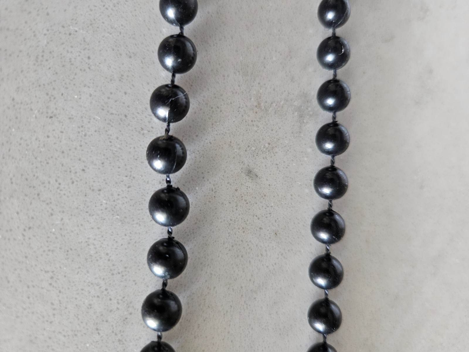 BRAND NEW 24″ LONG BLACK PLASTIC BEAD NECKLACE