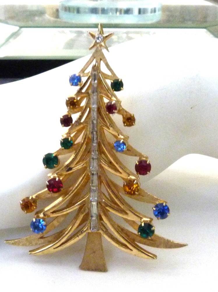 2 5/8″ RARE VINTAGE BROOKS BAGUETTE ROUND RED GREEN BLUE GOLD CHRISTMAS TREE PIN