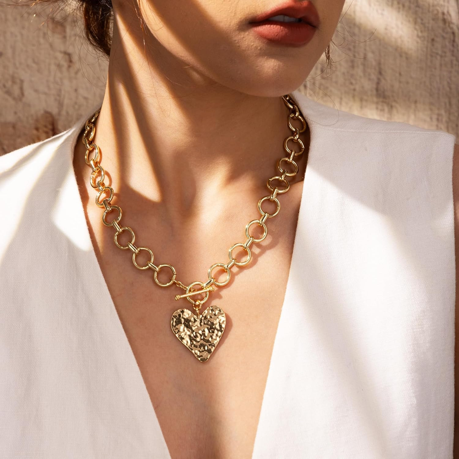 Chunky Gold Heart Necklace for Women，14K Gold Plated Chunky Heart Pendant Bold C