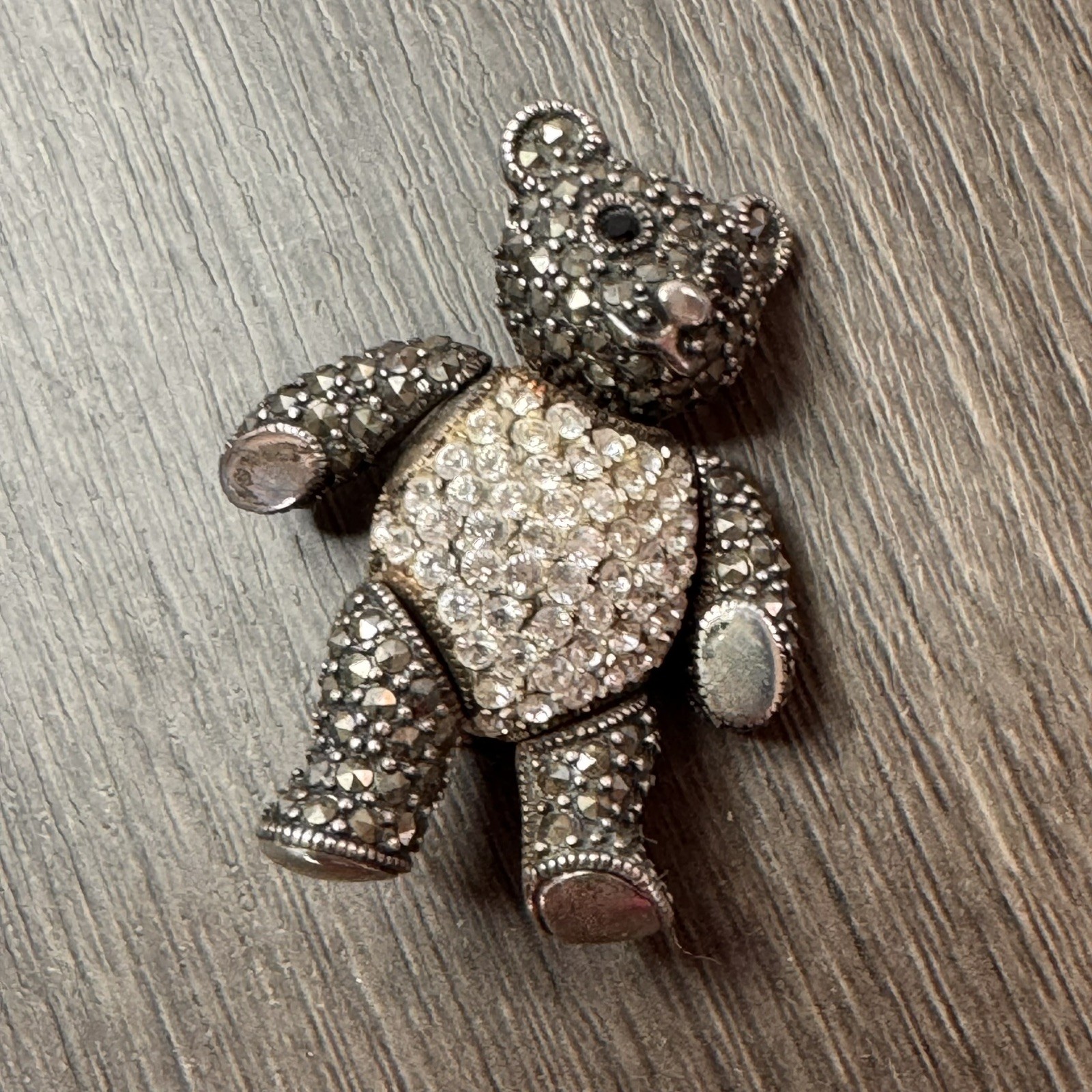 A925 STERLING SILVER MARCASITE TEDDY BEAR MOVEABLE PIN BROOCH BLACK CRYSTAL EYES