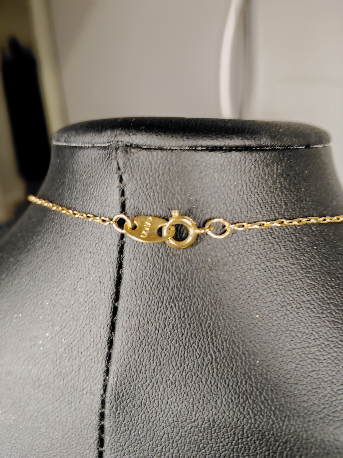 Avon Signed Gold Tone Scorpion Charm Pendant Necklace Clear Rhinestones