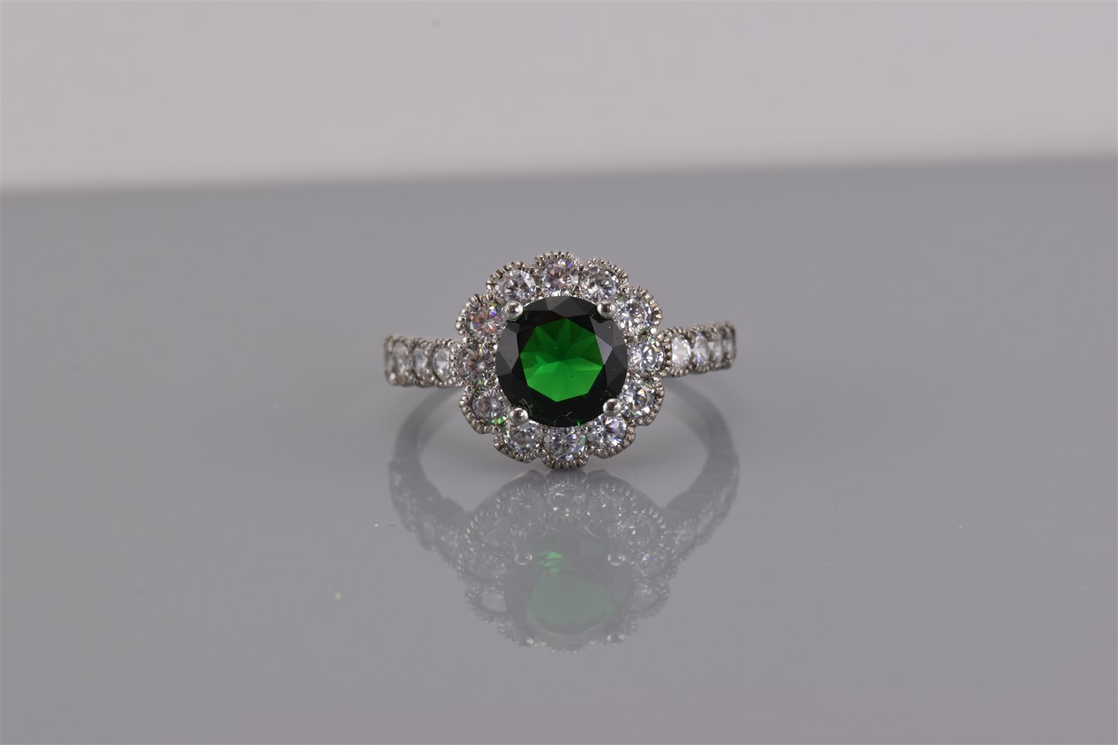 Sterling Silver Green Round Solitaire Halo Accent Scalloped Band Ring 925 Sz: 8