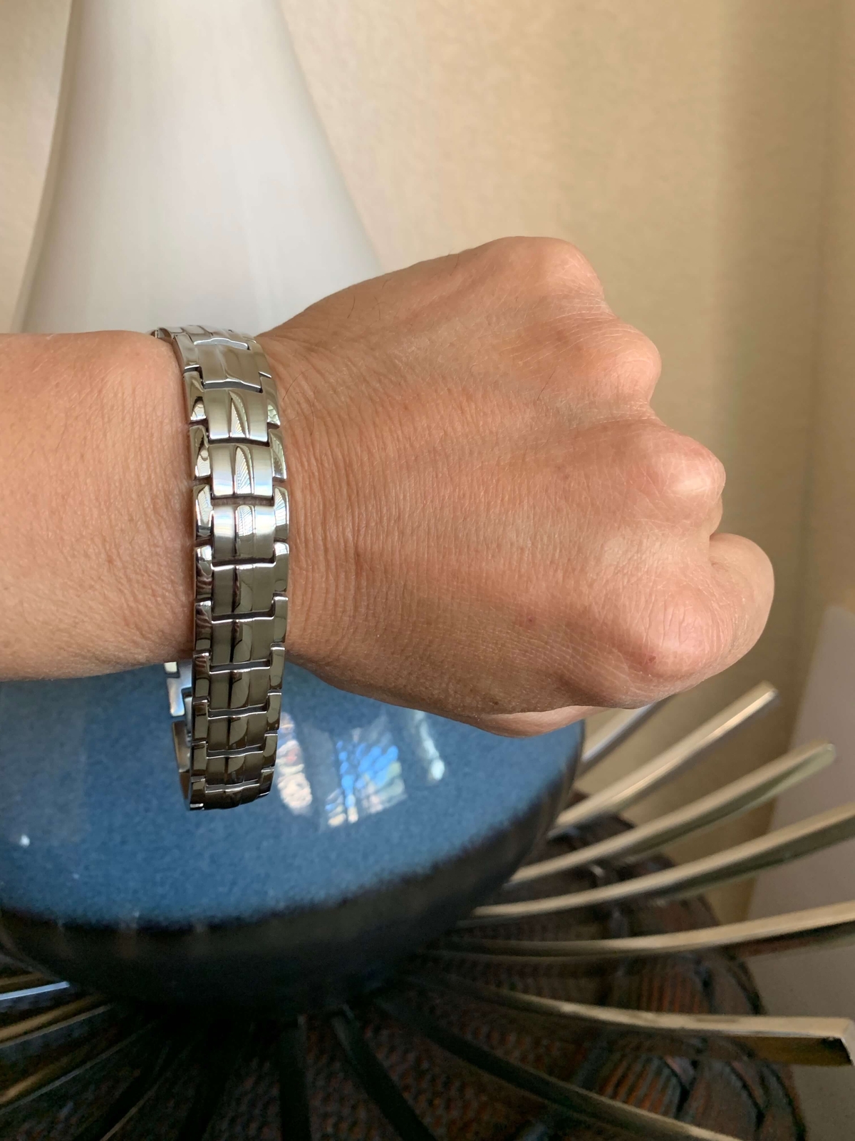 Nice Magnetic Bracelet Balance Energy Power Stress Anxiety Relief Healing Joy