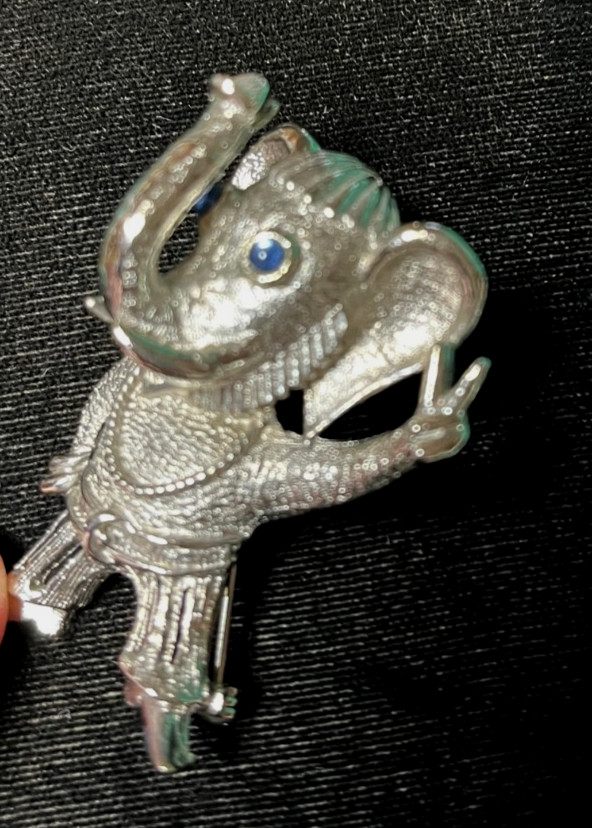 Unique Metal Animal Pins, Lot of 7, Elephants (3), Leopard, Bull, Donkey, Dog