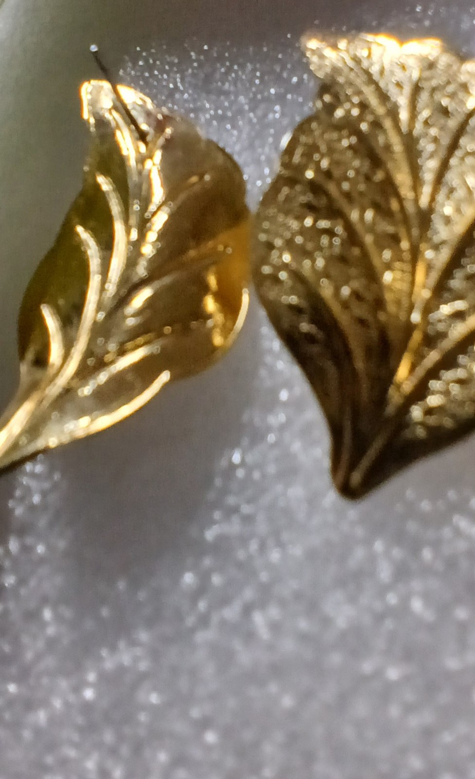 Gold Tone Leaf Stud Earrings Butterfly Back No Stone 1 1/2 in