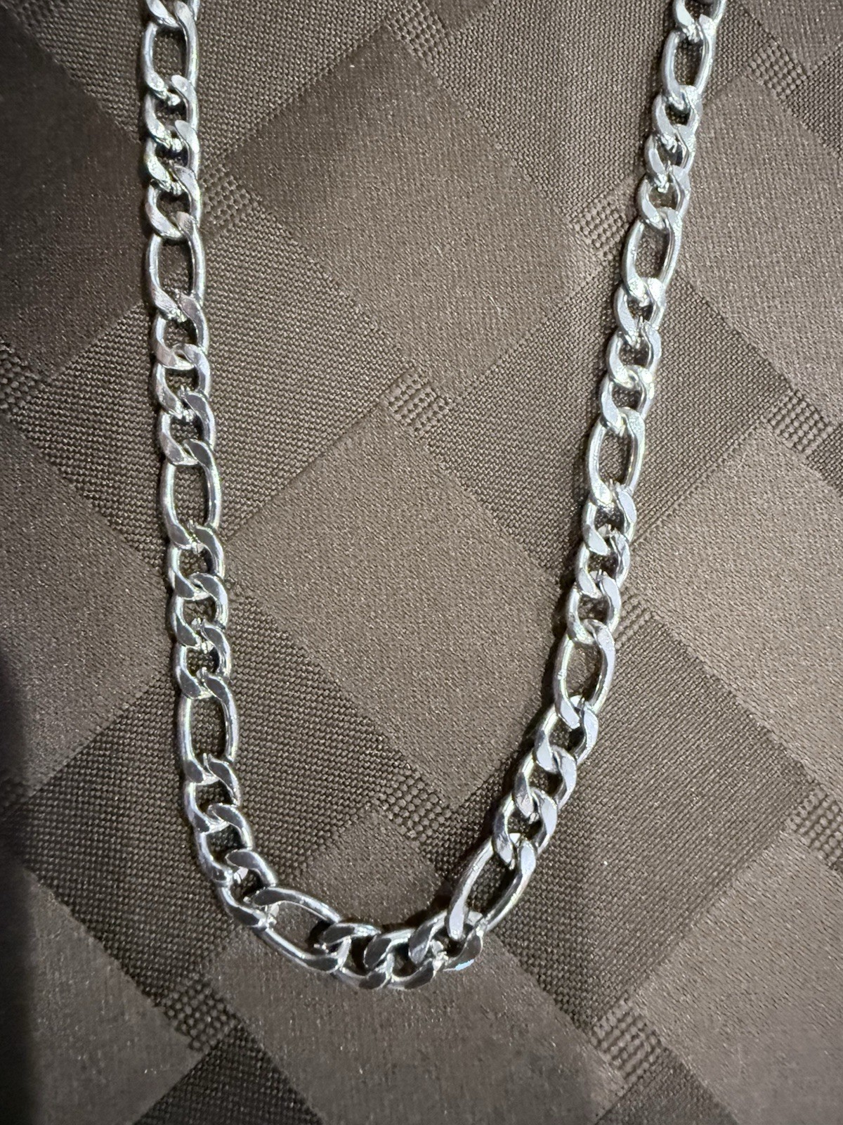 Figaro Link Chain Silver Tone Necklace (Flaw, Read Description) – 23.5″/24gm
