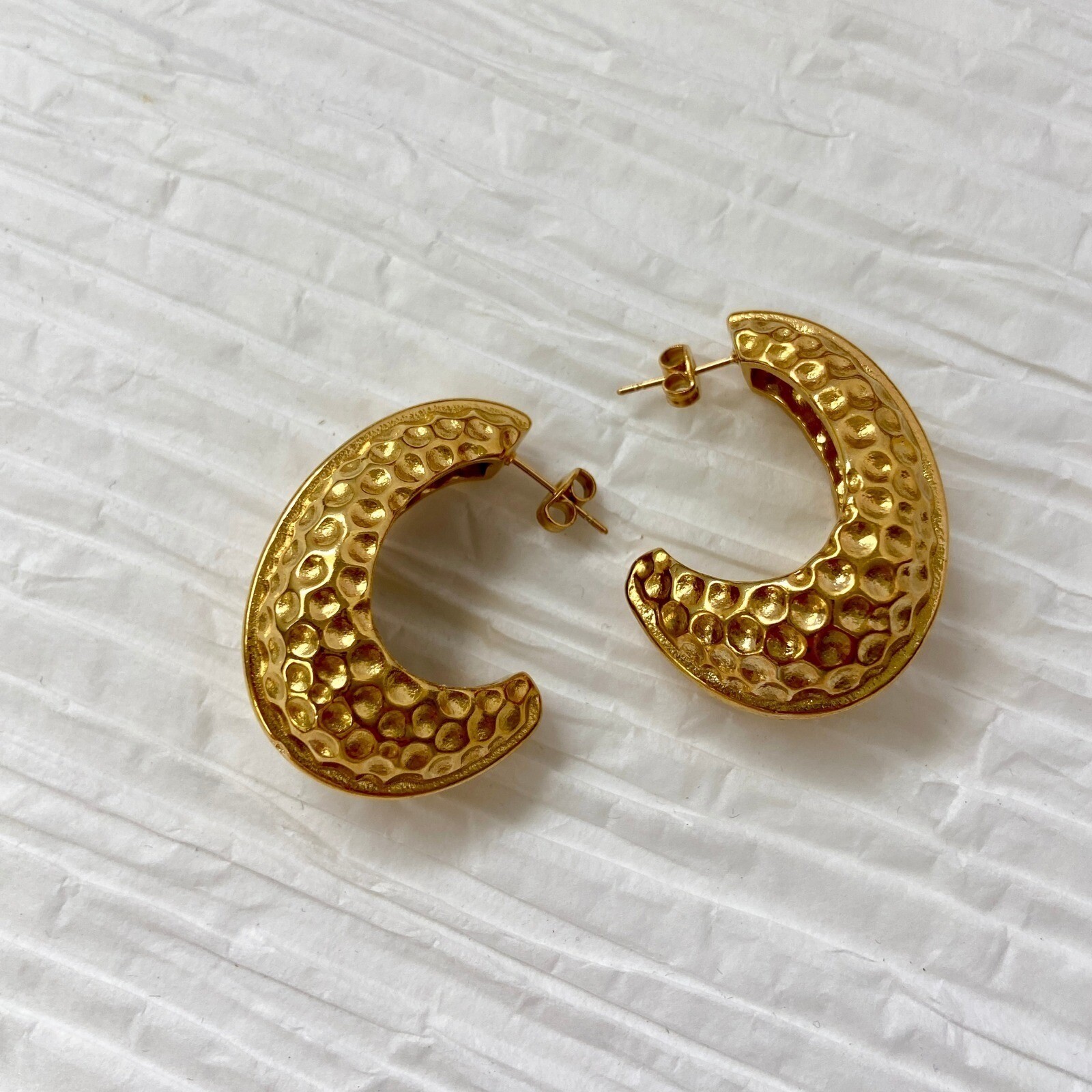 18K Gold Plated Stainless Steel Textured Dot C Shaped Earrings NEW