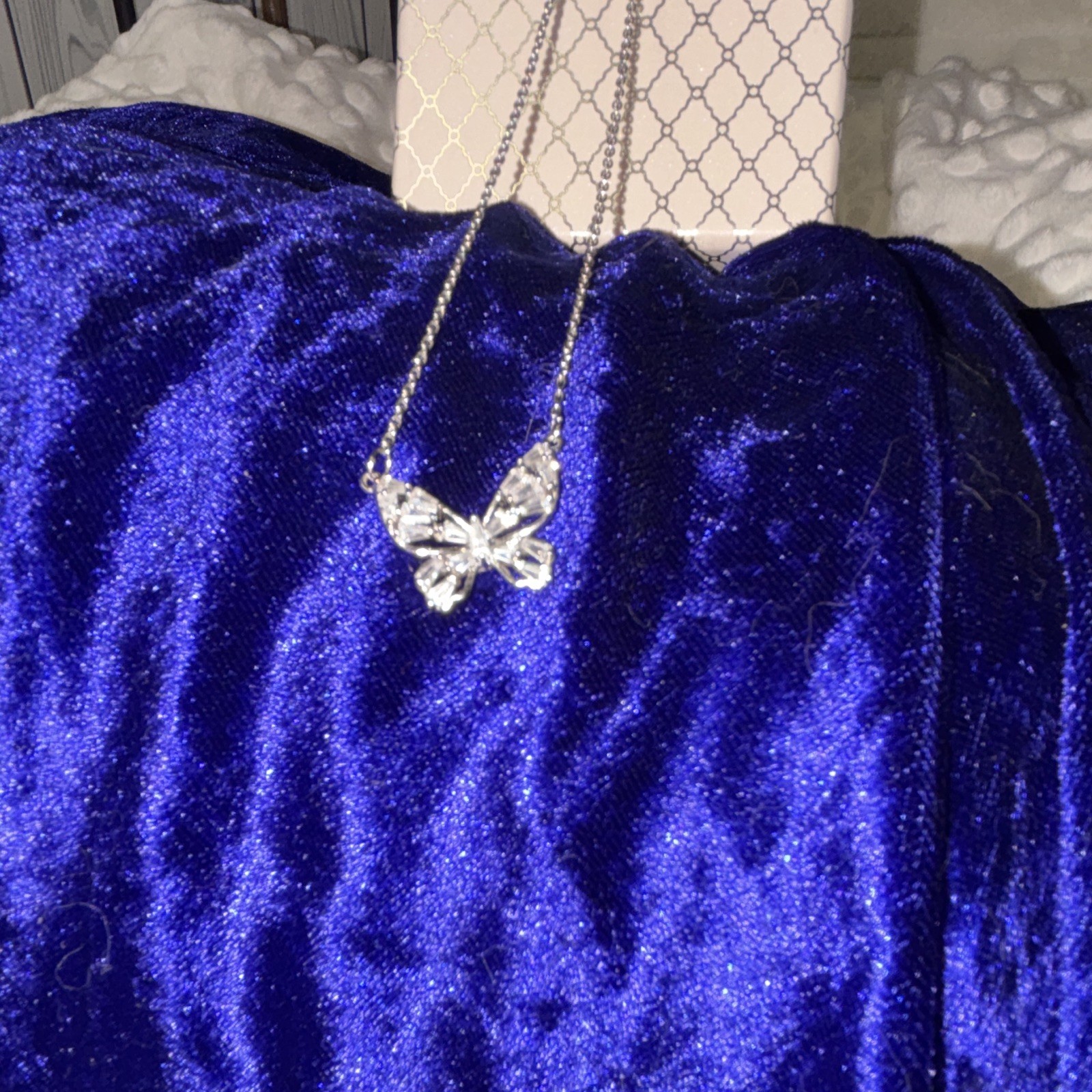 Macys Silver Tone Metal Butterfly Charm Pendant Necklace Cable Chain No Stone