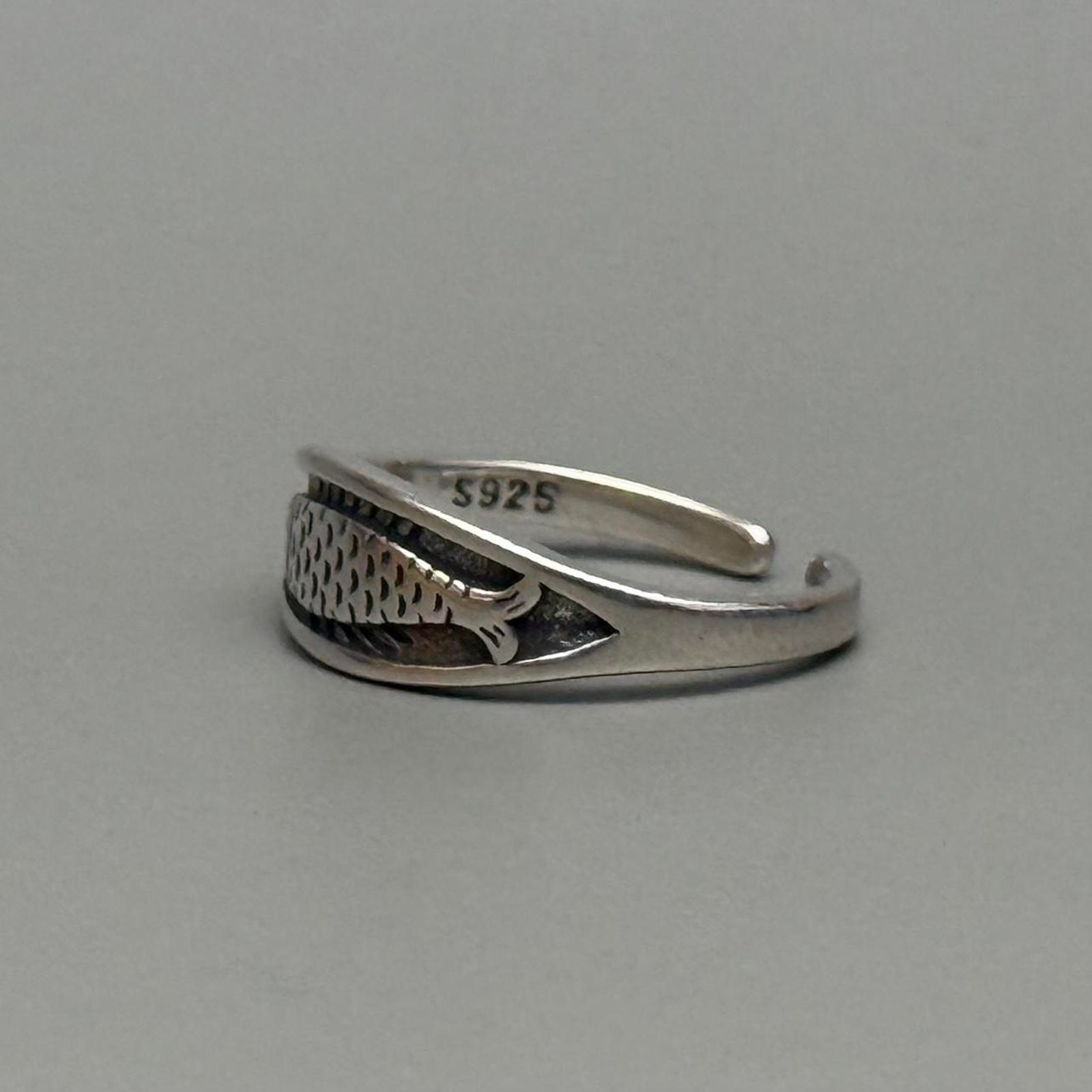 Vintage Silver Engraved Fish Ring – Adjustable Size, Unisex, Brand New