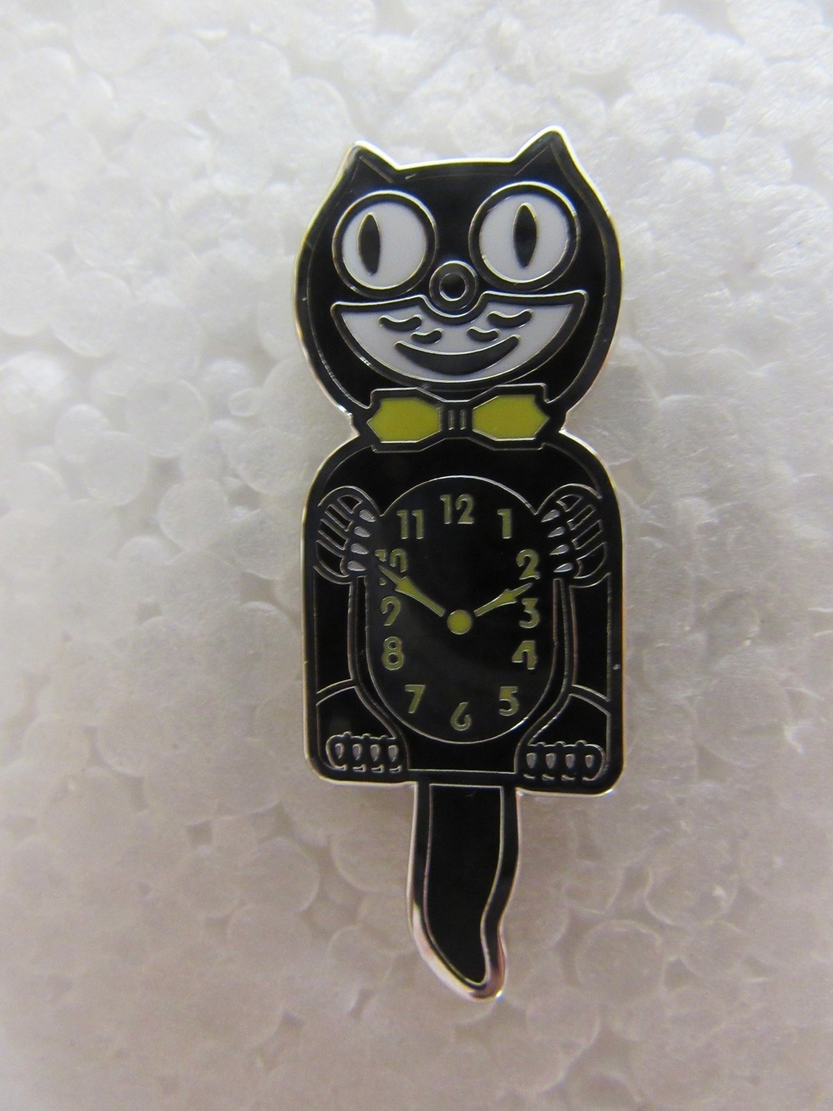 New Black Cat Clock Retro Inspired Enameled Pin Free Shipping