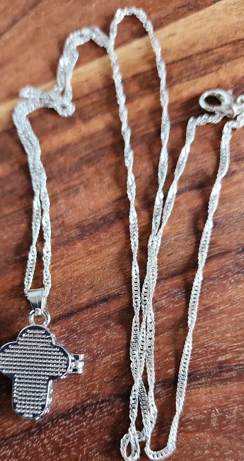 Silver-Tone Metal Alloy CROSS Pendant Necklace Locket ~ Singapore Twisted Chain
