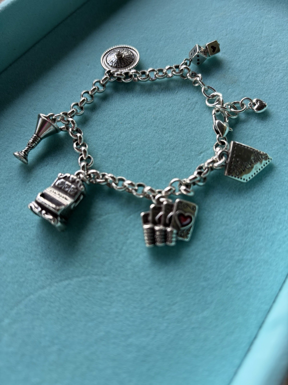 7396 Brighton Nevada Las Vegas Charm Bracelet Casino Cards Dice Retired 7.5″