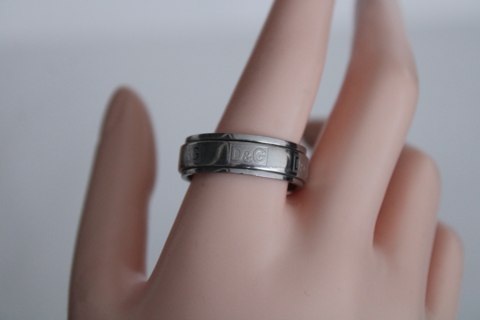 Designer D & G Dolce & Gabbana Unisex Adult Spinner Ring Band, S: 12.5