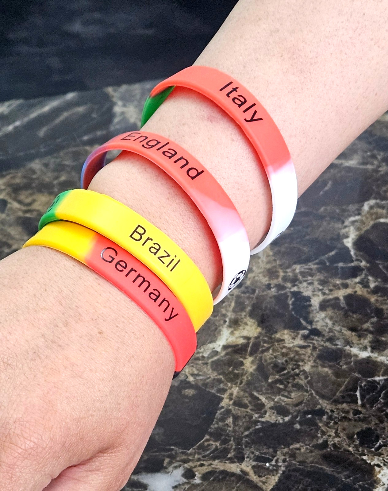 2x Adults England Football Team World Cup Supporters Silicone Rubber Wrist Bands