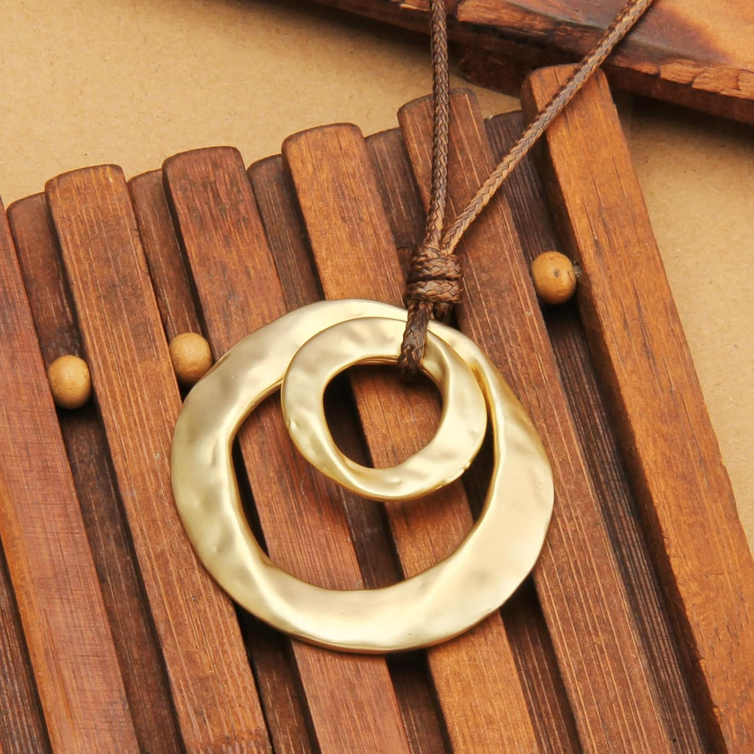 Boho Necklaces for Women Chunky Circle Necklace Layered Boho Circle Leather Chok