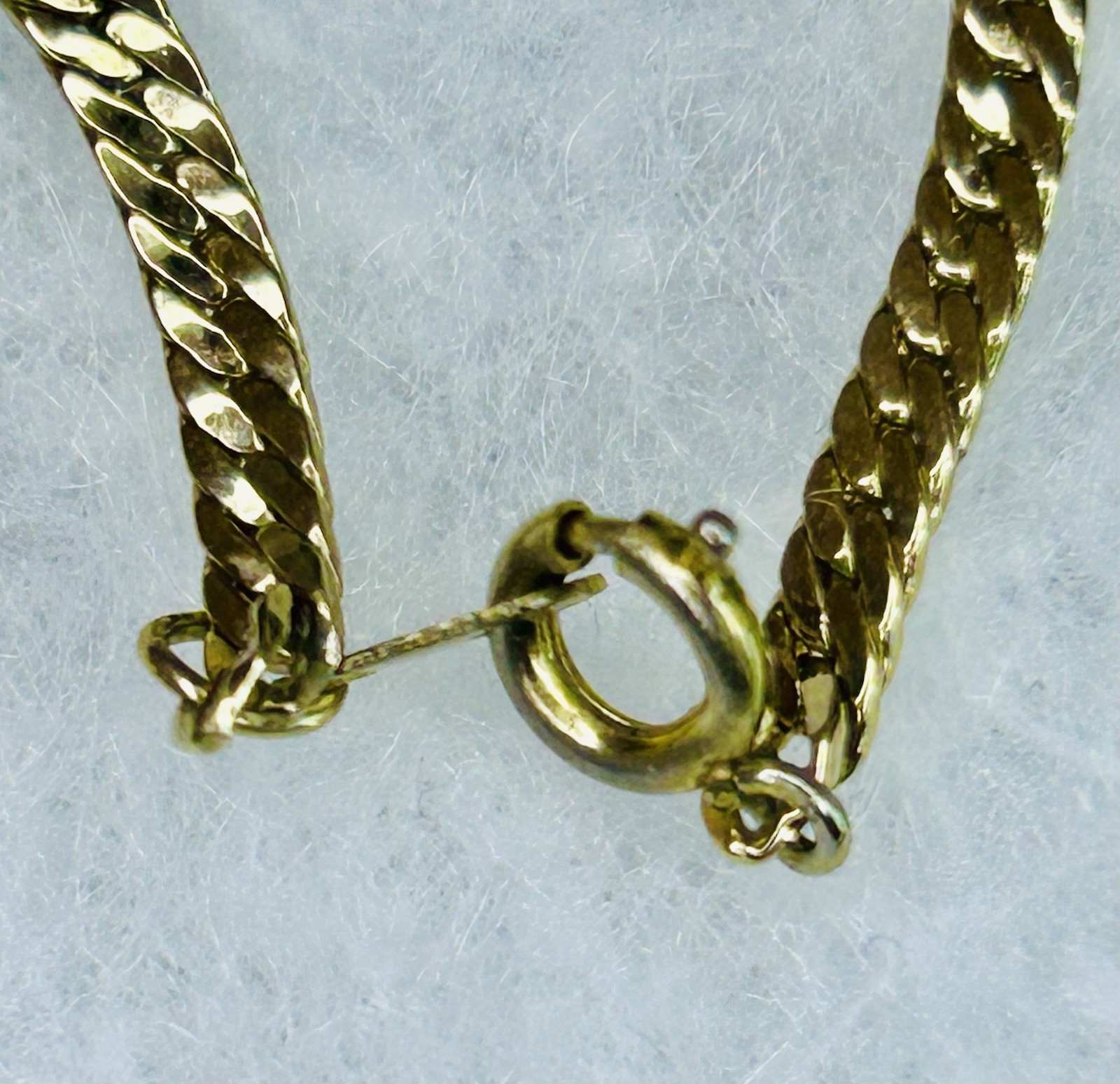 Vintage SC Gold Tone Three-Stone Necklace (c. 1980s–1990s)
