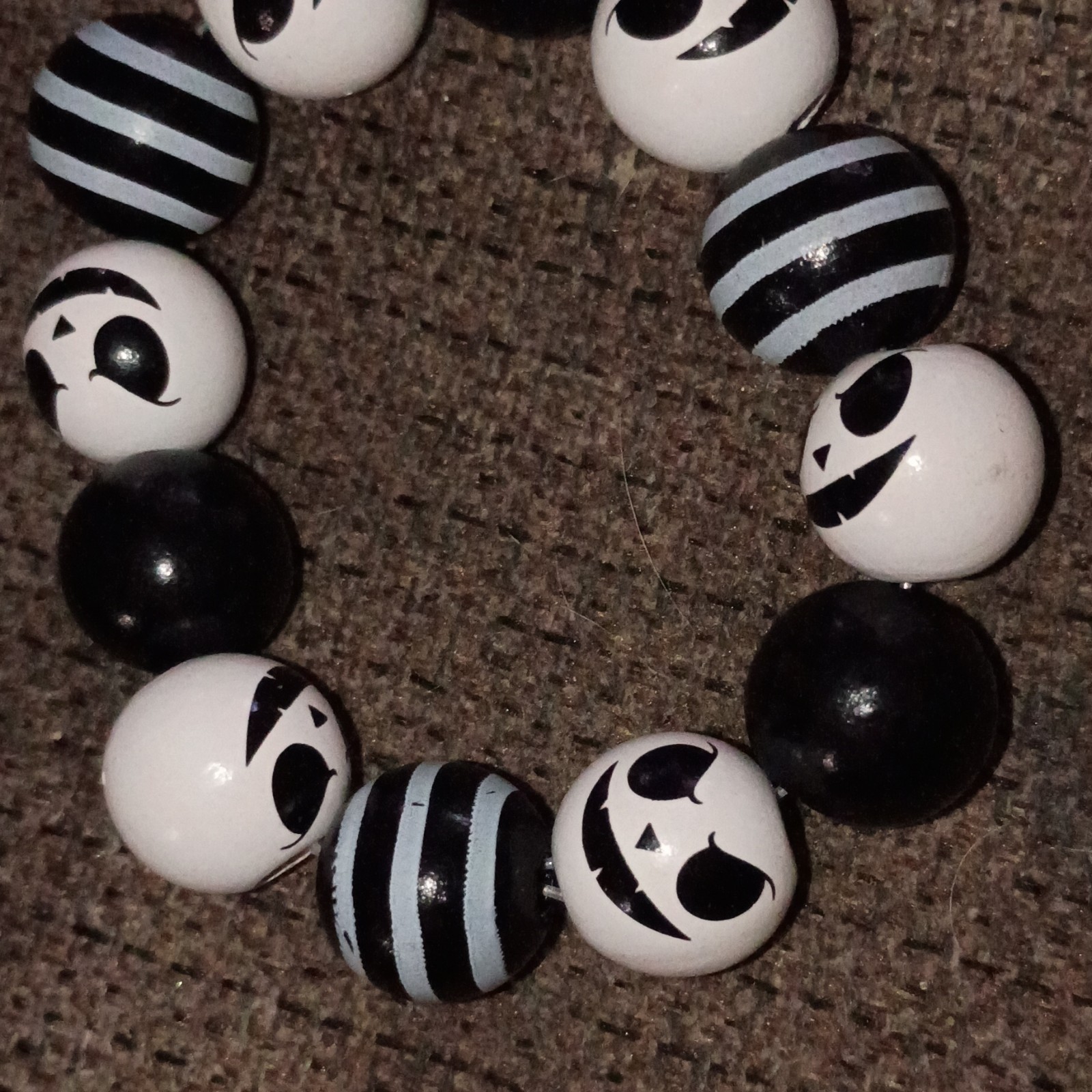 Black & White Acrylic Round Beaded Stretch Bracelet w/ Skull Face Beads Gothic