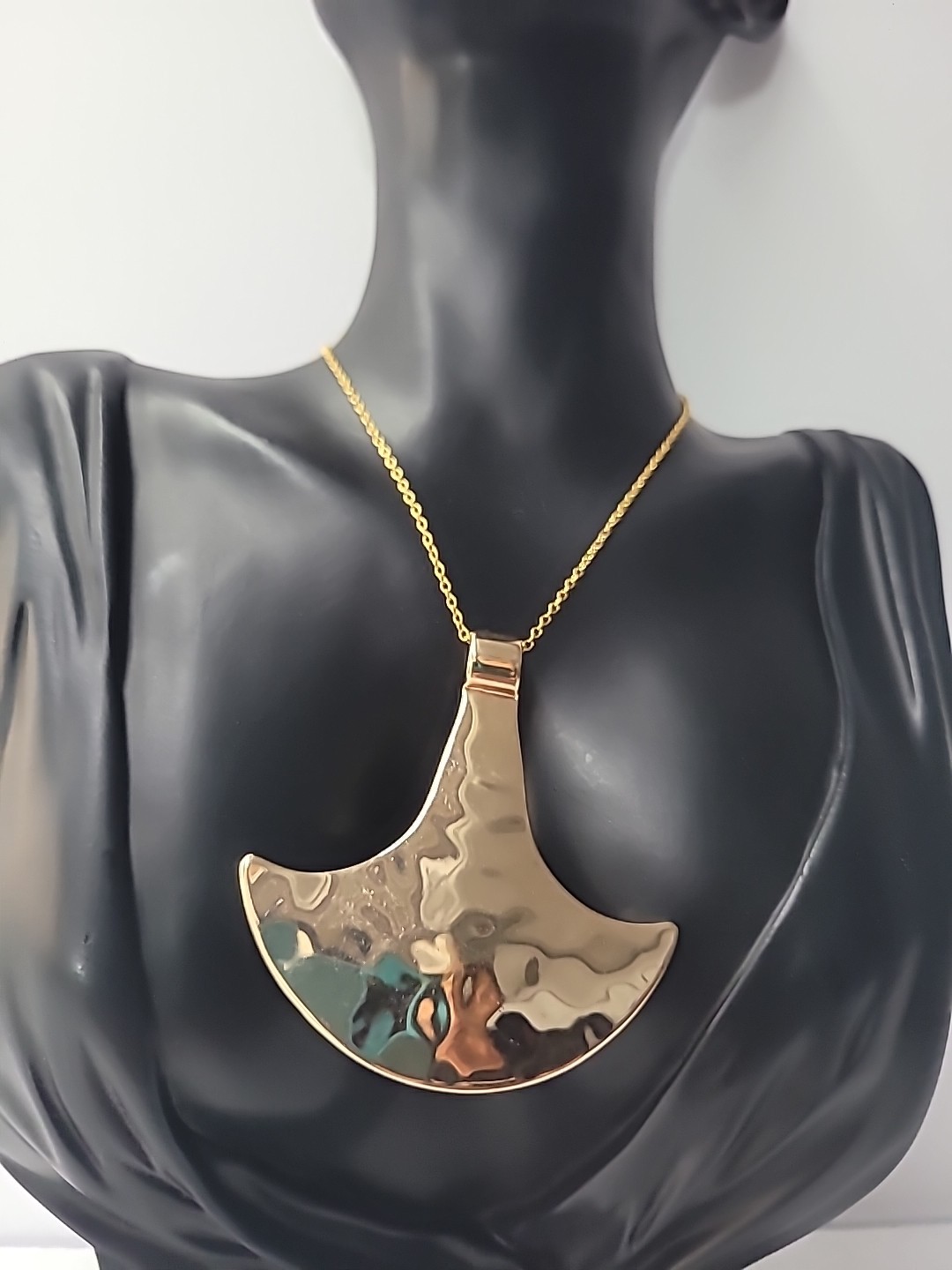 Vintage Gold Tone Fan Pendant Necklace Statement Minimalist Scandinavian Style