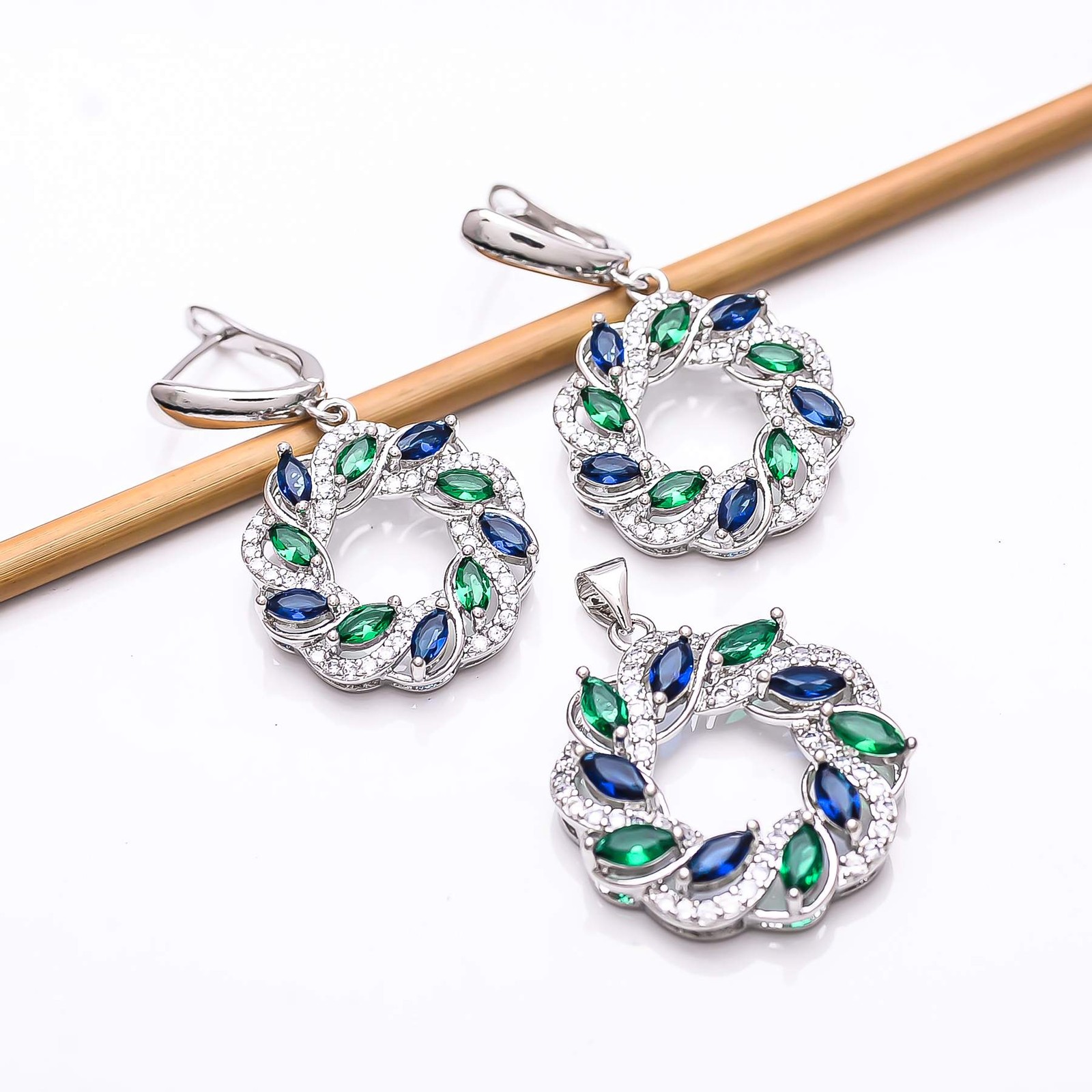 Emerald – Simulated Gemstone 925 Sterling Silver Pendant Earring Set PS8282