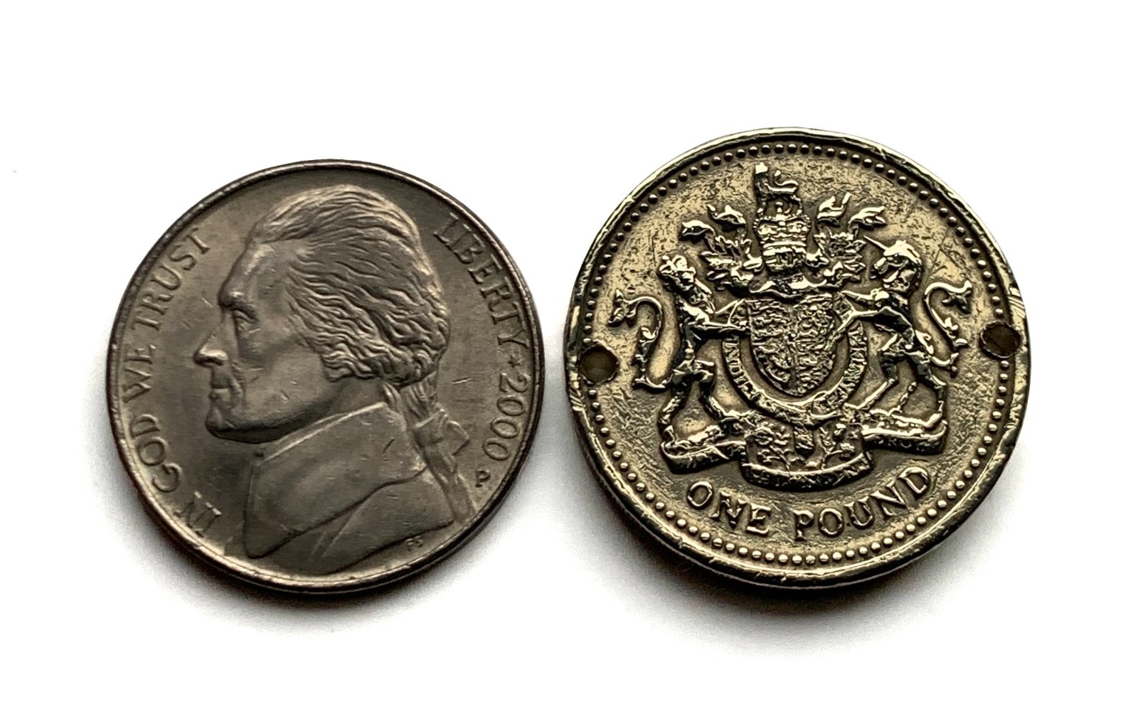 1983 UK 1 Pound coin bracelet British arms English lion Scottish unicorn b000193