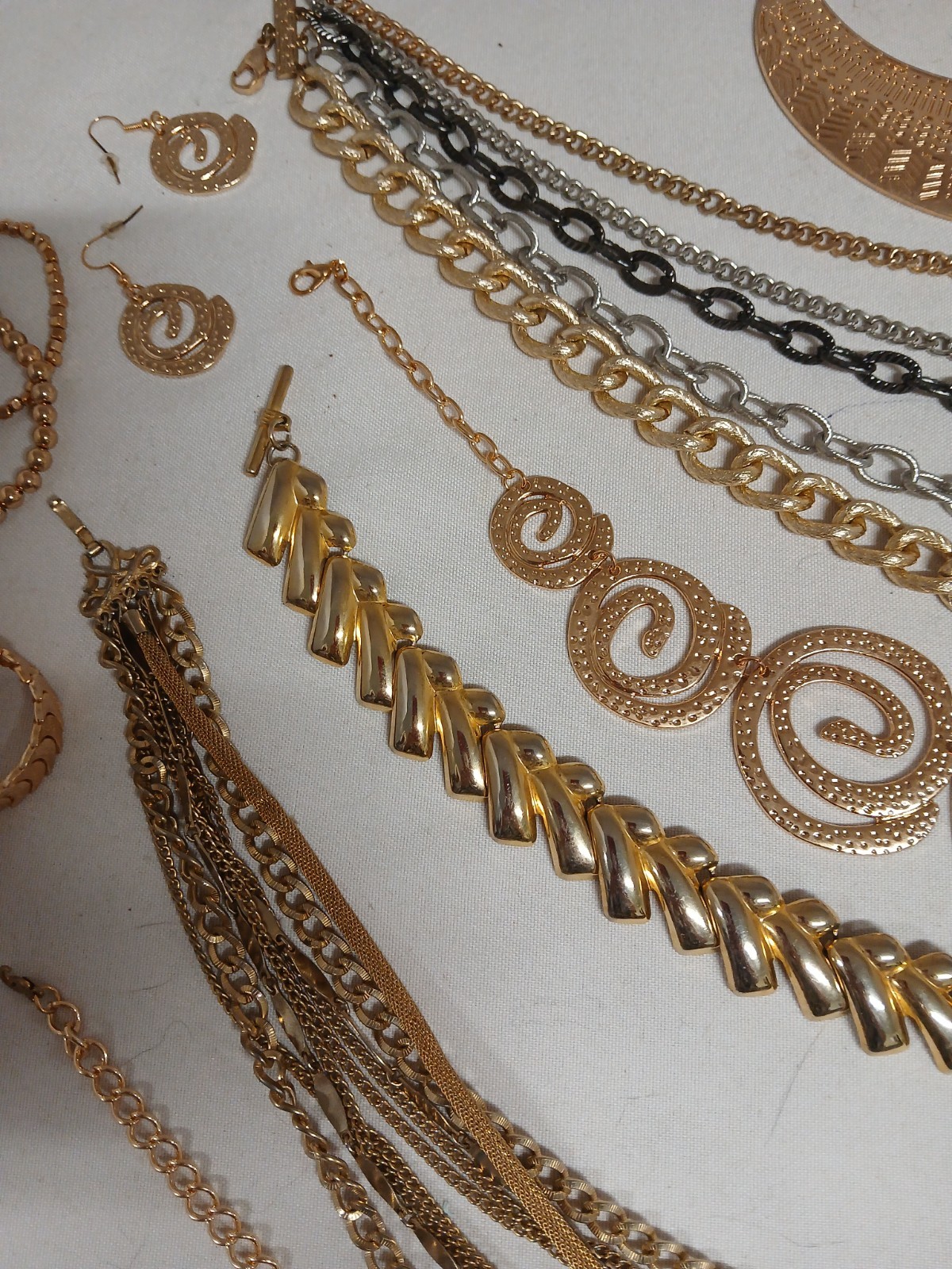 Mixed Jewelry Lot – Necklaces, Bracelets and Earrings (#1261)