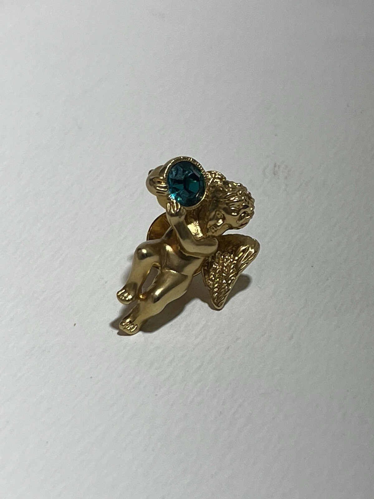 Avon vintage Gold Tone Angel Pin Blue Round Stone Bezel Set Metal 1 Gem Theme