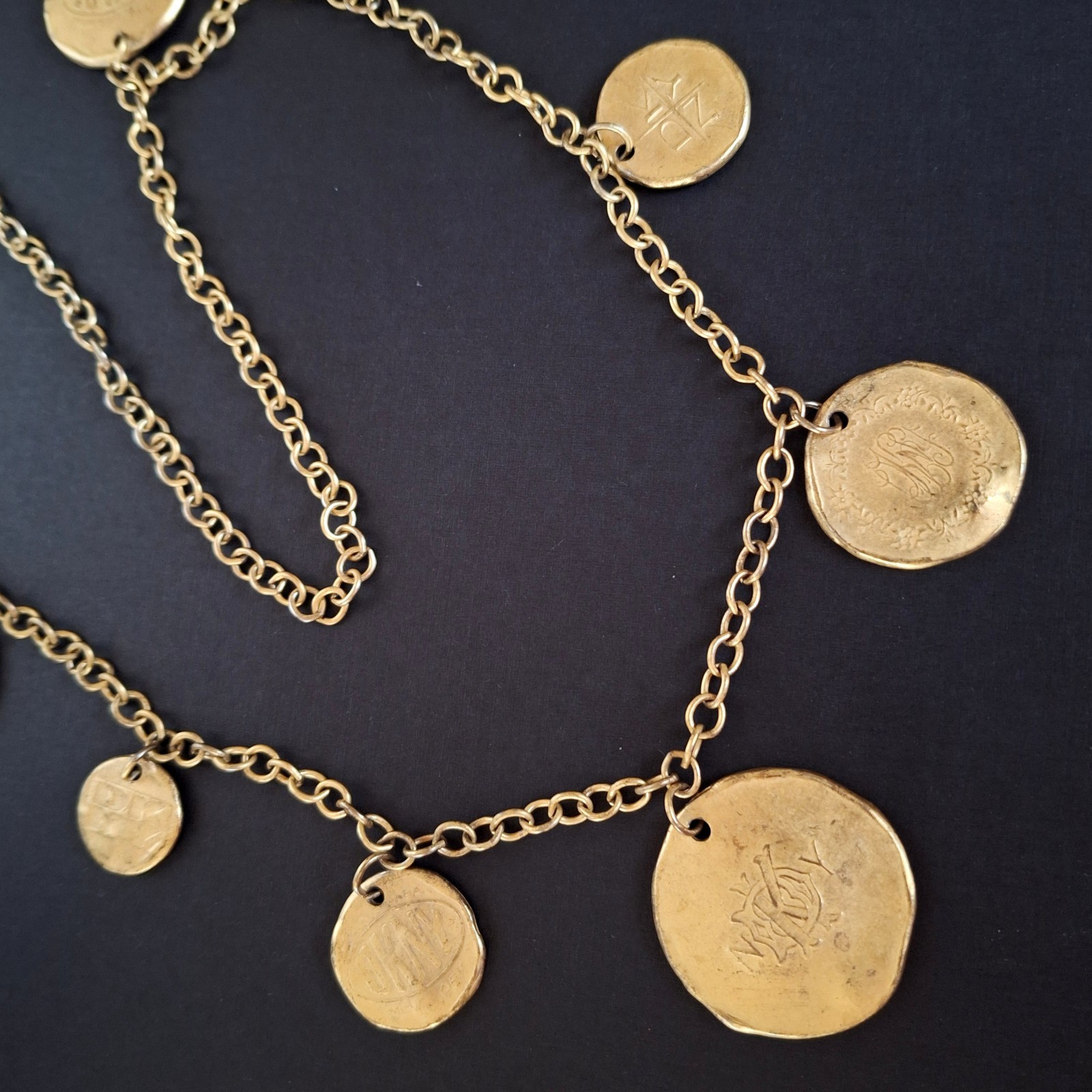 VINTAGE 1993 DKNY STATEMENT NECKLACE DONNA KARAN DESIGNER GOLD MEDALLIONS 32 IN