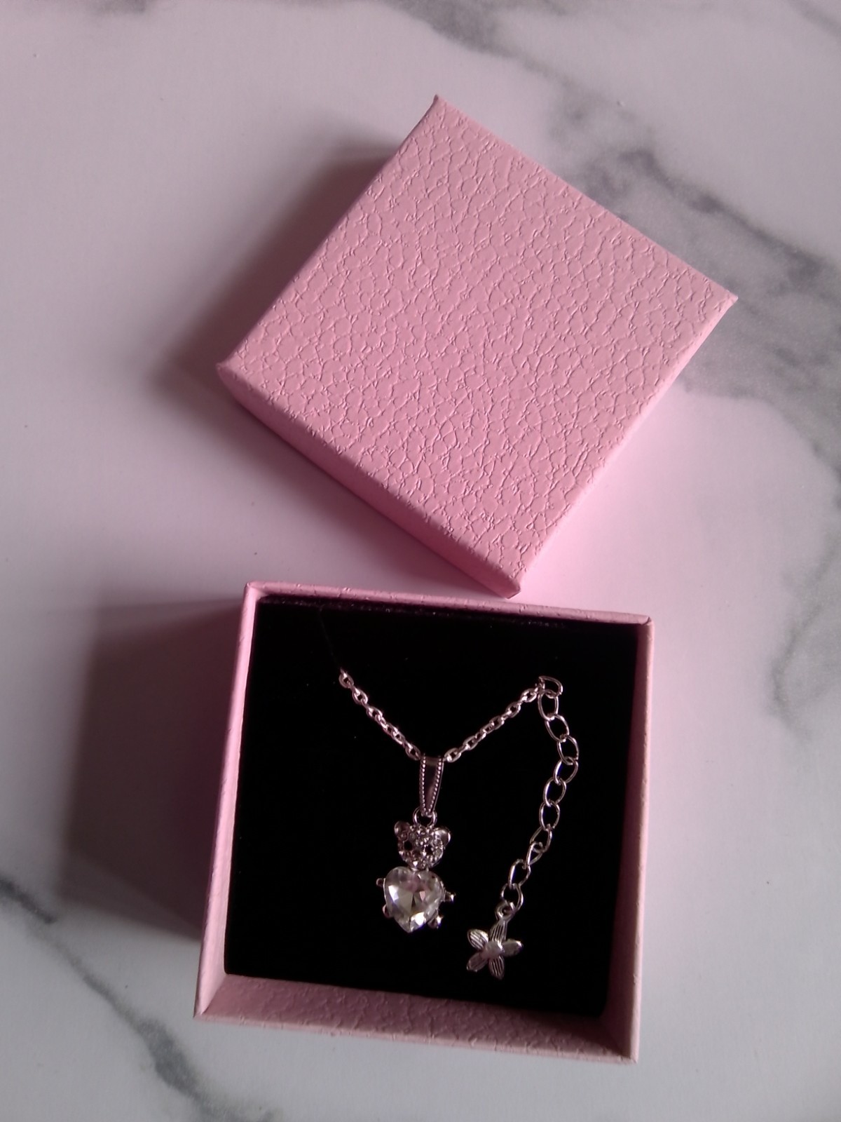 (16a) Silver Teddy Bear 🧸 Necklace With white Rhinestone & Box.