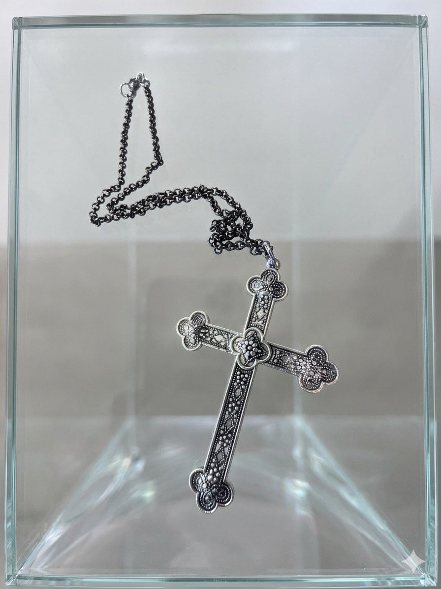18” Gunmetal Toned Brass Iron Chain Goth Gross Pendant Necklace