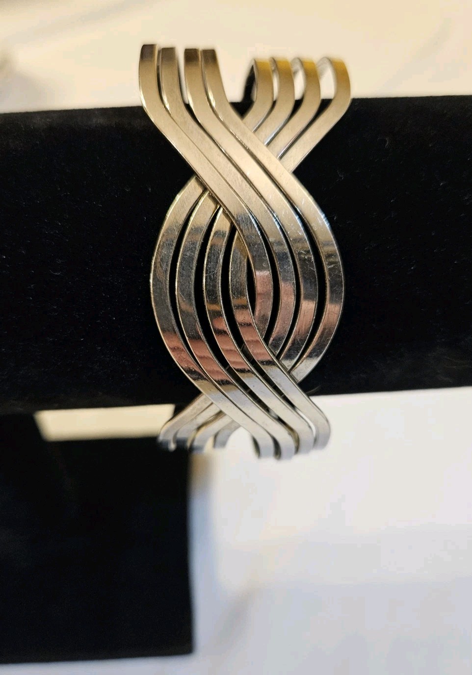 Fashion Silvertone Everyday Wear Cuff Bangle Bracelet Pre-owned