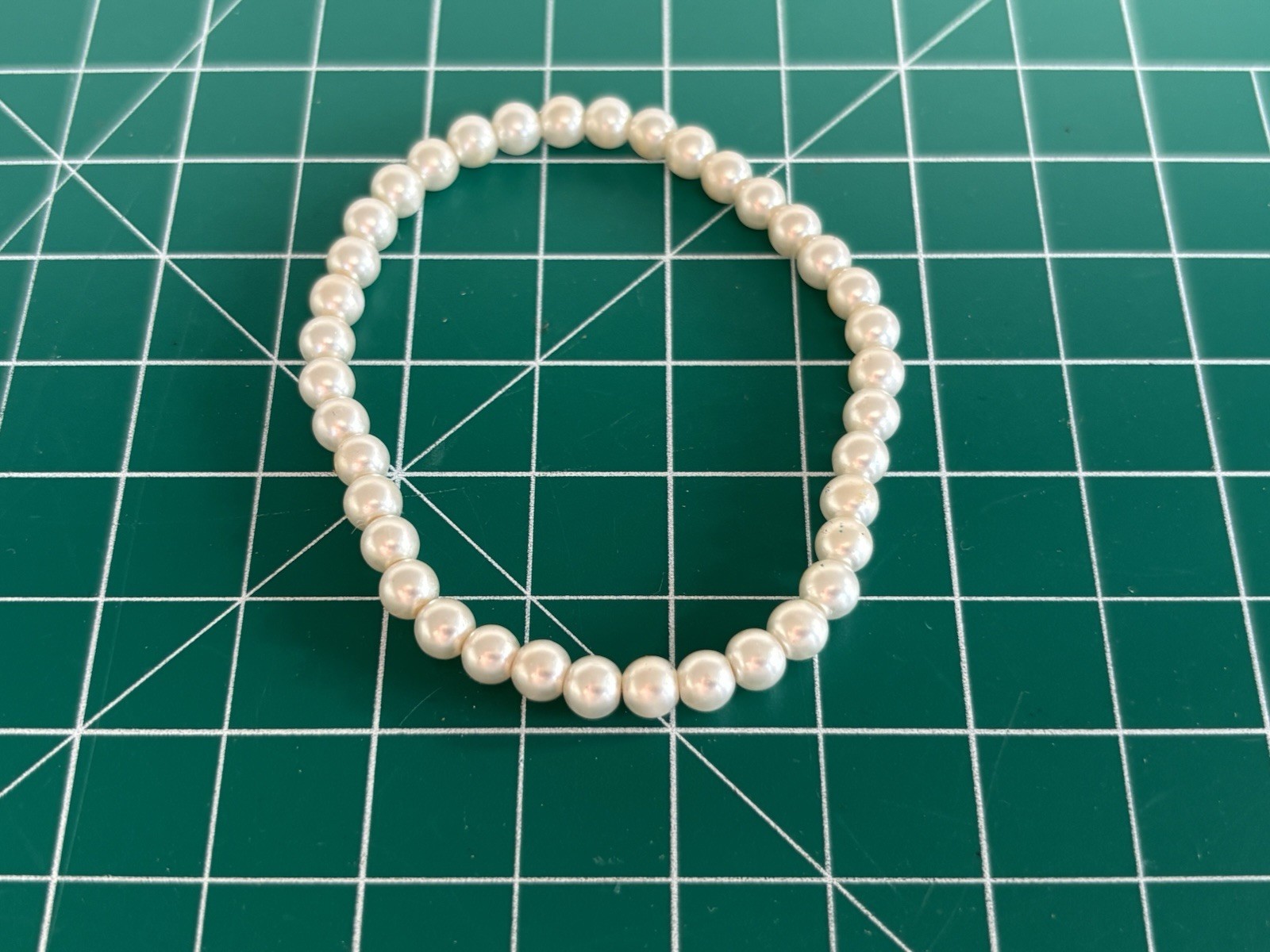 White Imitation Pearl Round Beaded Stretch Bracelet, White Round Main Stone