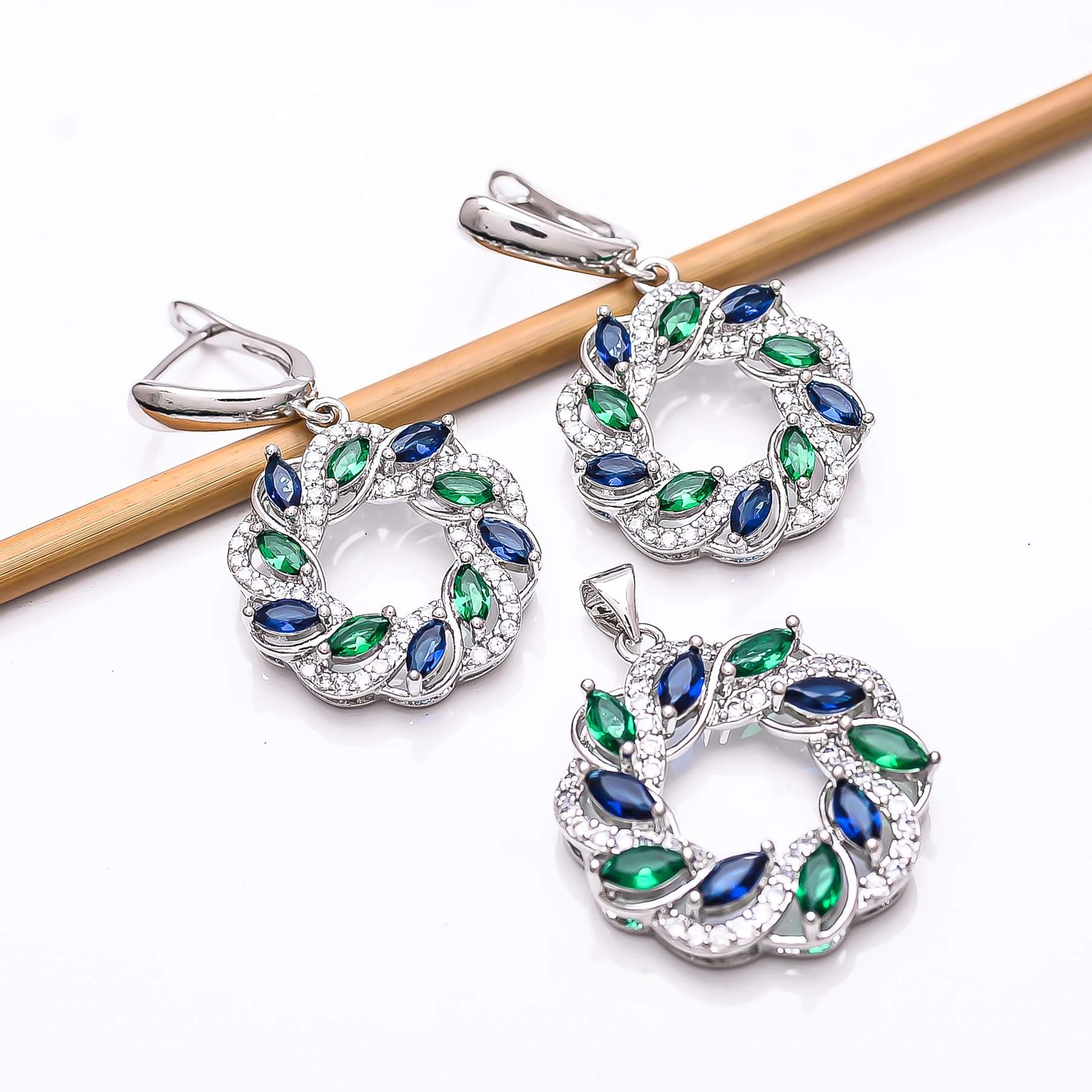 Emerald – Simulated Gemstone 925 Sterling Silver Pendant Earring Set PS8282