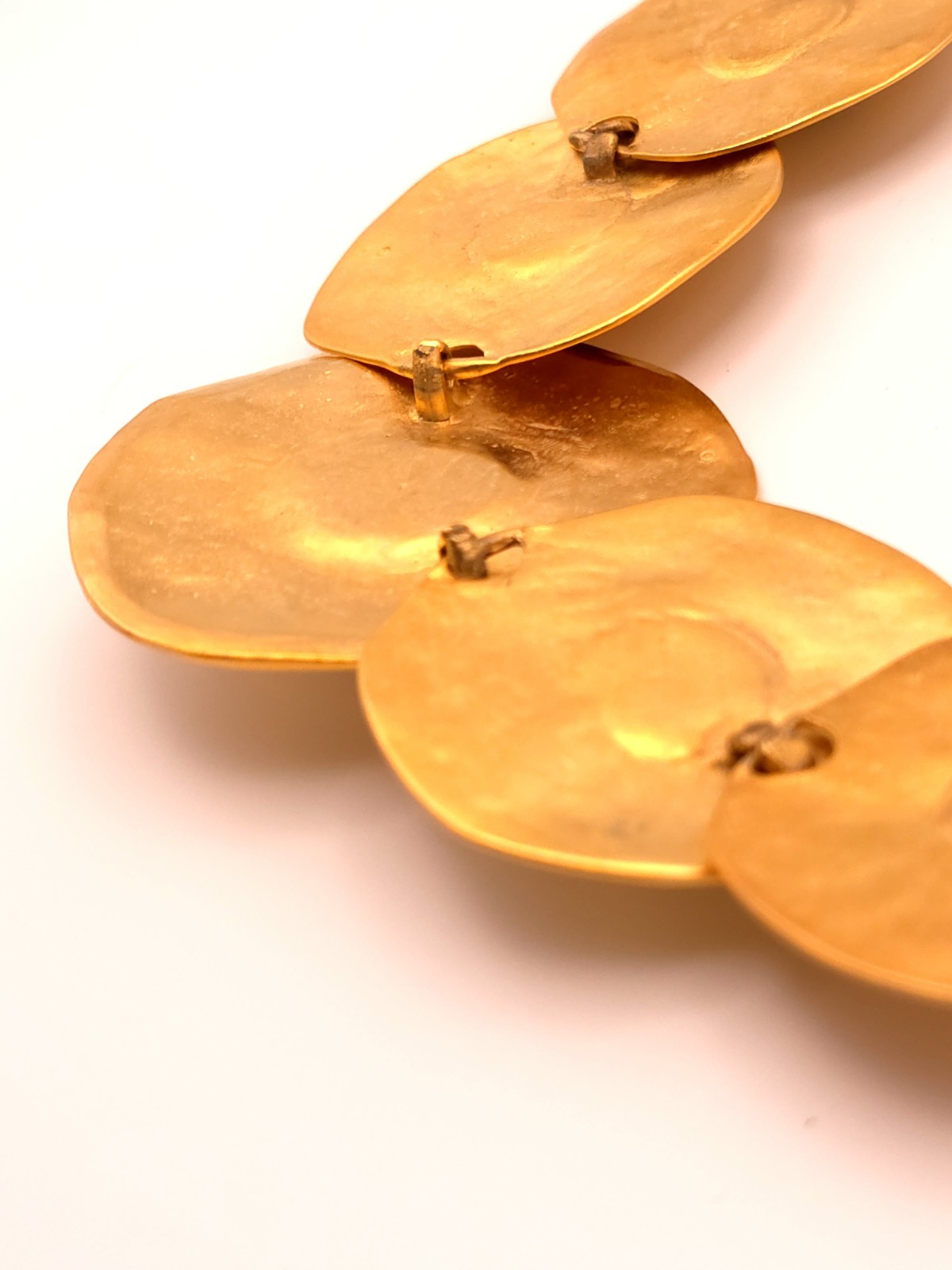 Les Bernard Hammered Gold Disc Necklace & Clip-On Earrings Set Blue Red Green